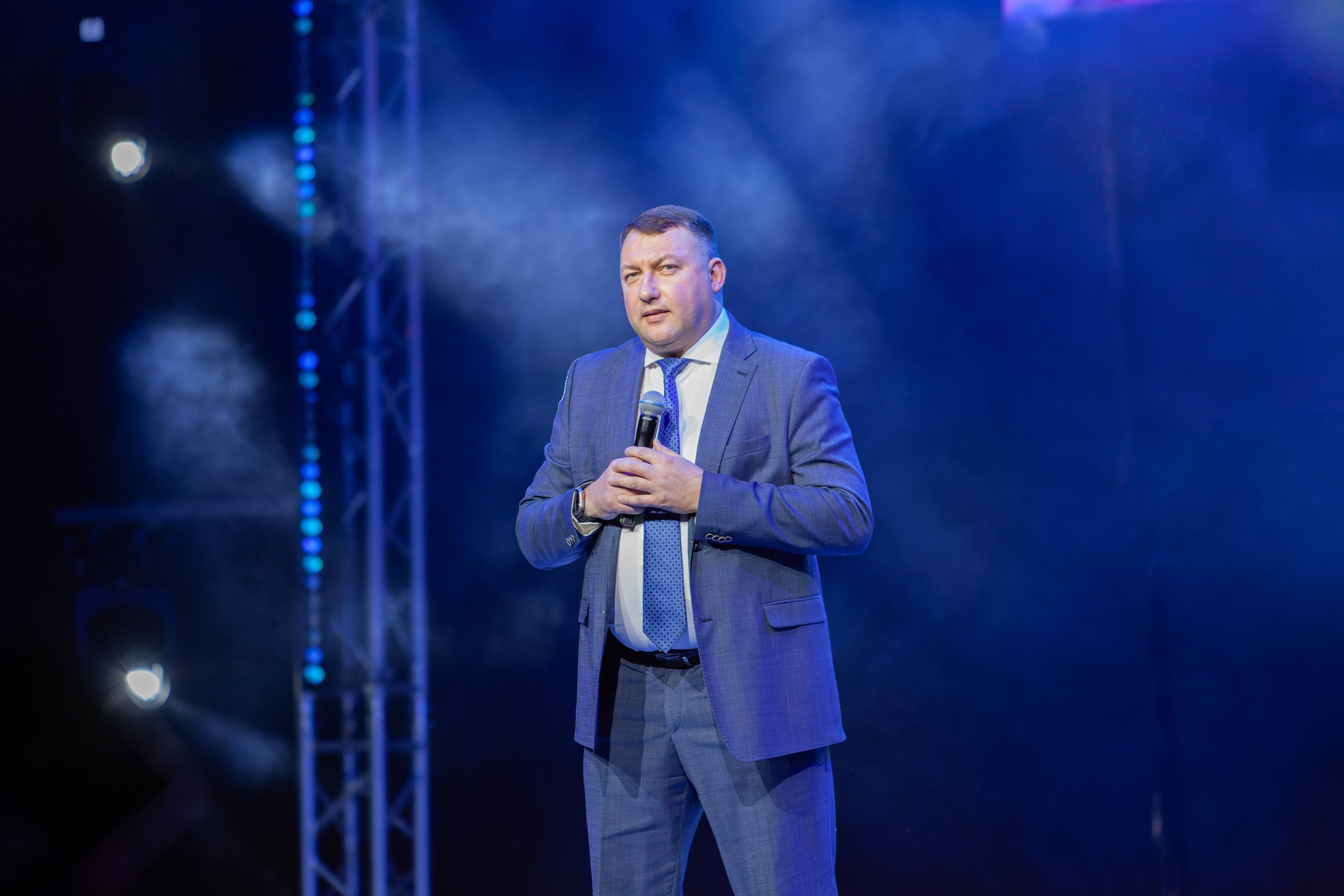 Международные соревнования по тяжелой атлетики. Кутузов Евгений Фотограф в Южно-Сахалинске