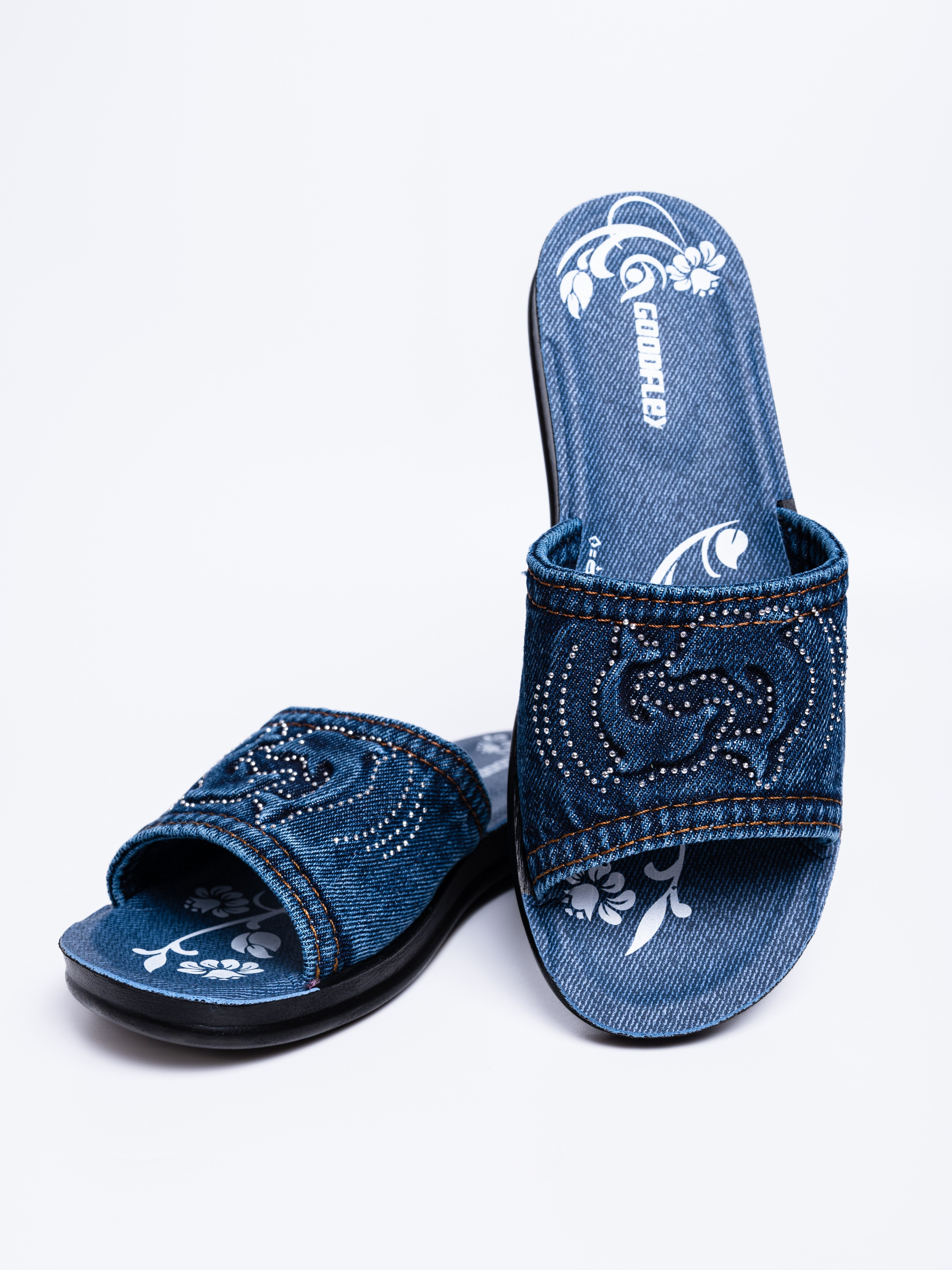 Тапочки. Предметный фотограф, фото для маркетплейсов Пятигорск, КМВ