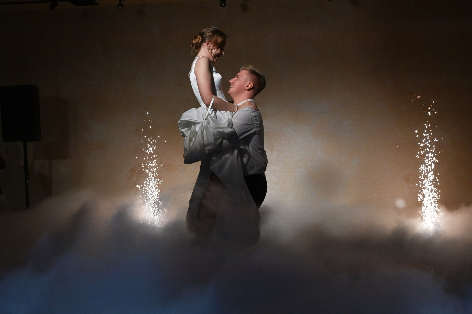 Фотожурналист на свадьбе: когда кадры становятся историей. Документальный фотограф Сергей Вдовин