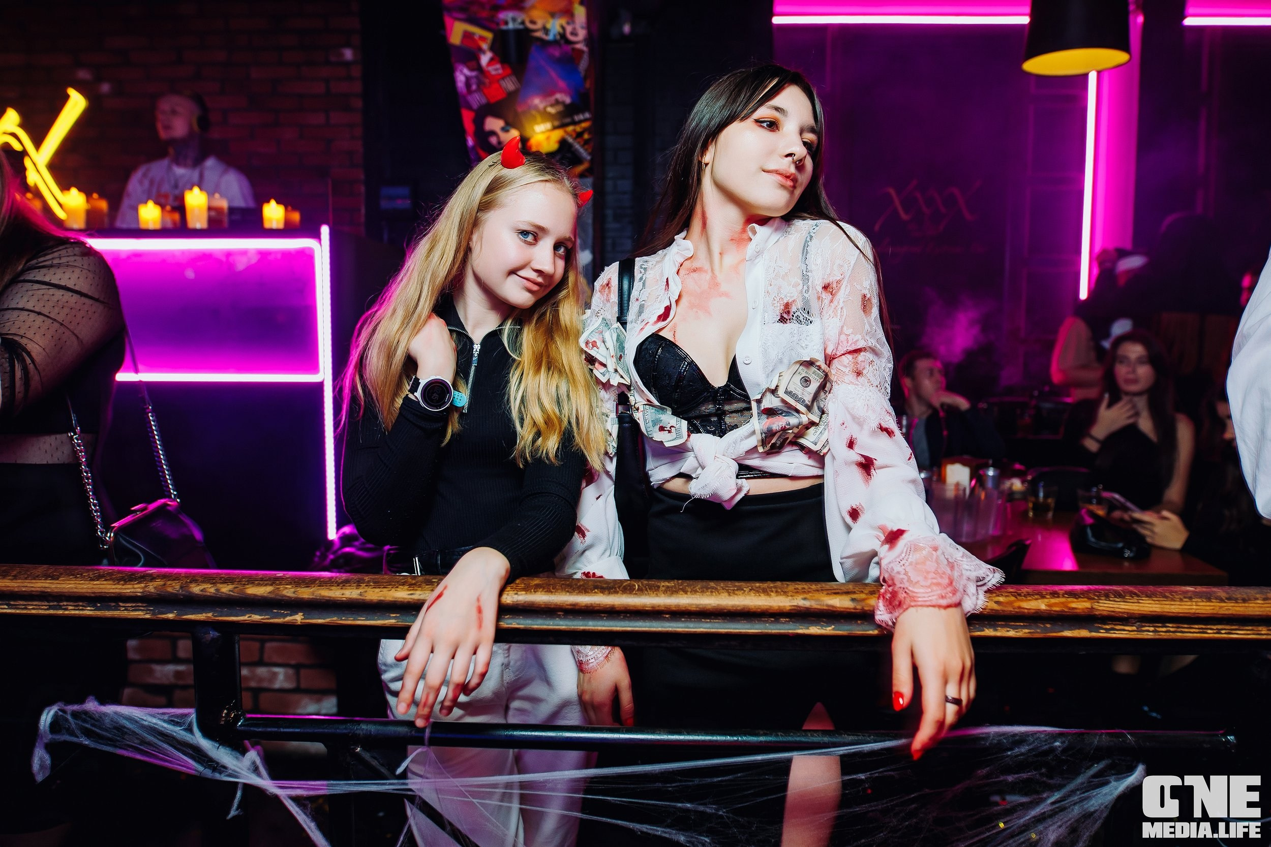 Фоторепортаж из бара XxxX. One Media Life: фоторепортажи, фотоотчеты с мероприятий и заведений