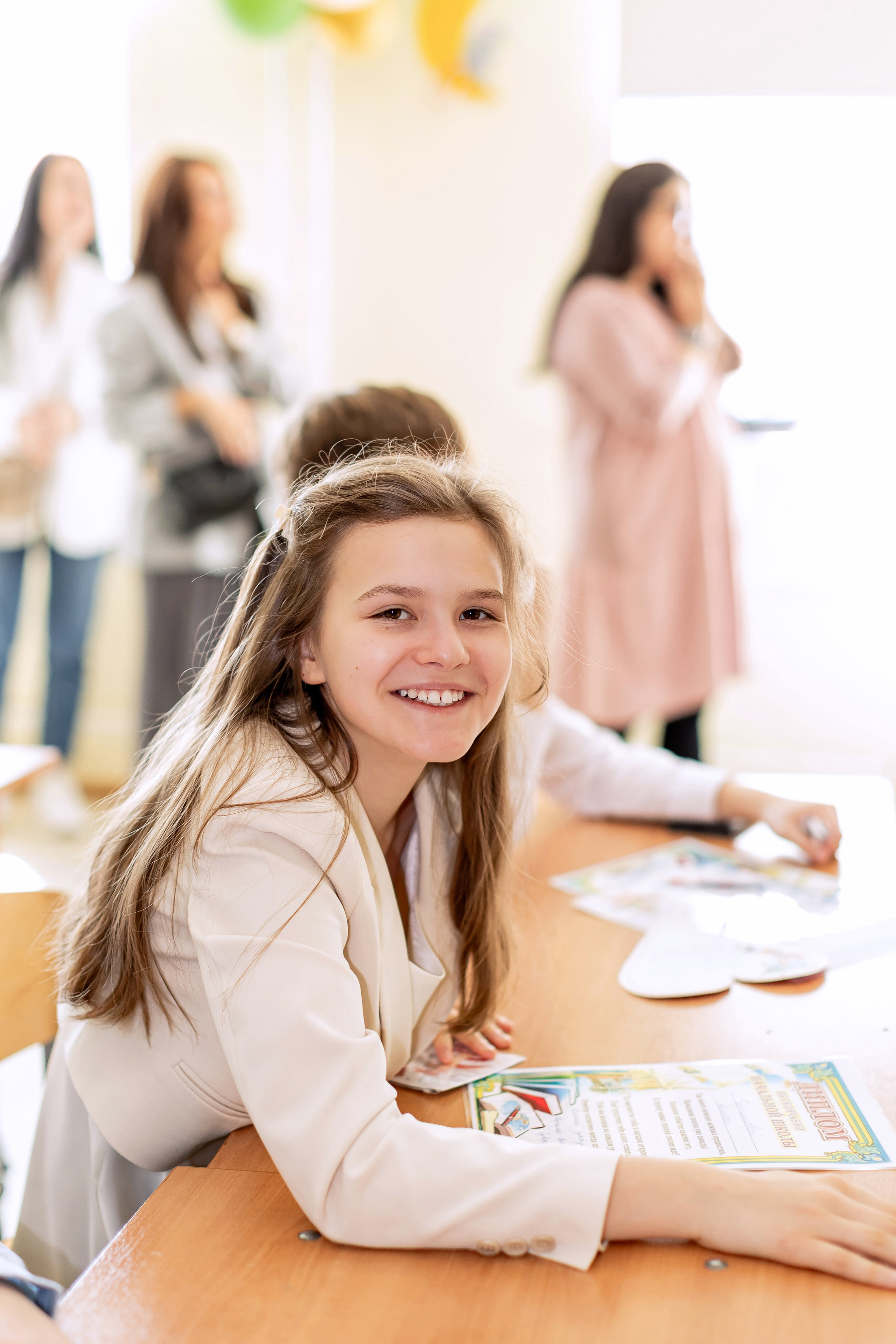 Выпускной в начальной школе в классе. Фотограф и видеограф Москва. Свадебный фотограф, видеограф. Выпускные альбомы. Оживающие альбомы