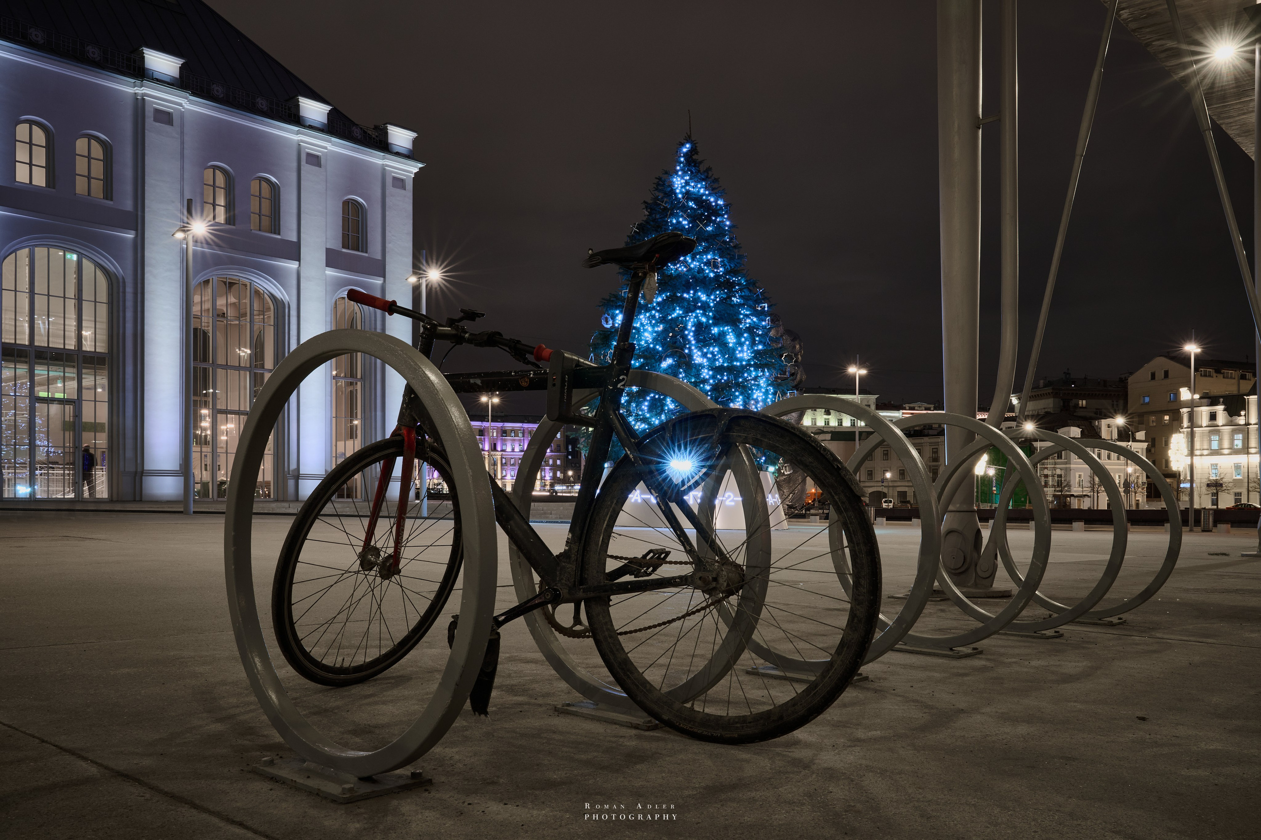 Магазин. Фотограф Роман Адлер