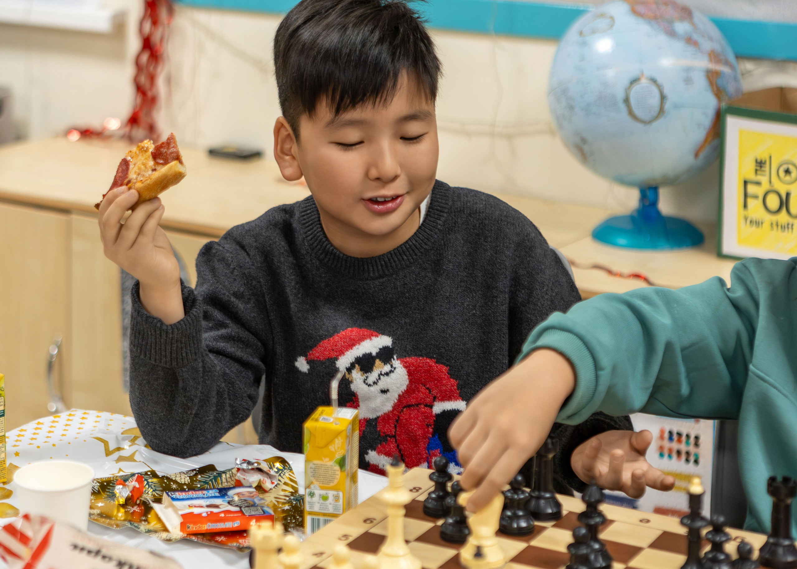 Christmas Party at The International School of Moscow. Выпускные альбомы для школы и детского сада — школьный фотограф Подольск, Троицк, Щербинка, Москва