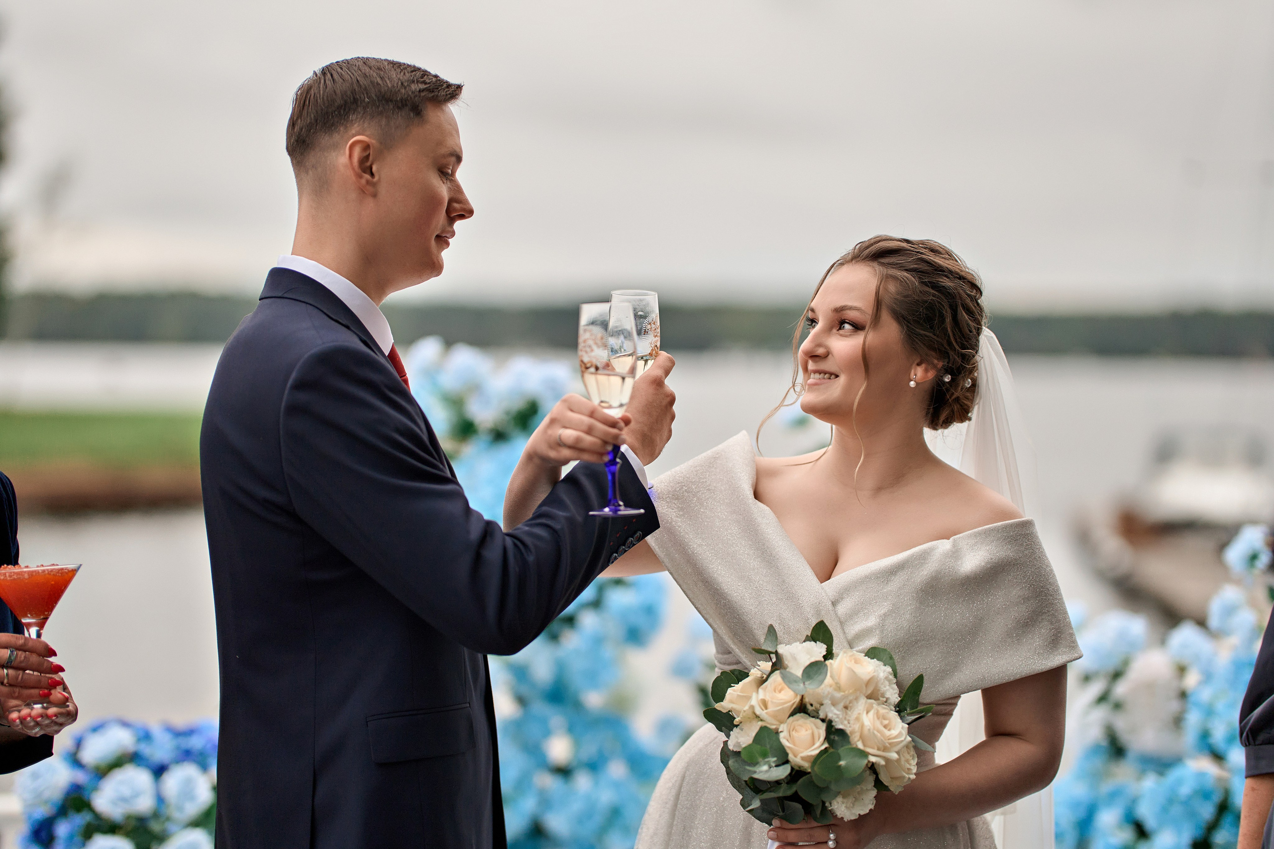 Нежная свадьба Антона и Софьи в яхт-клубе «Портофино». Фотограф Меняйло Евгений. Свадьба. Портрет. Репортаж. Семья. Контент