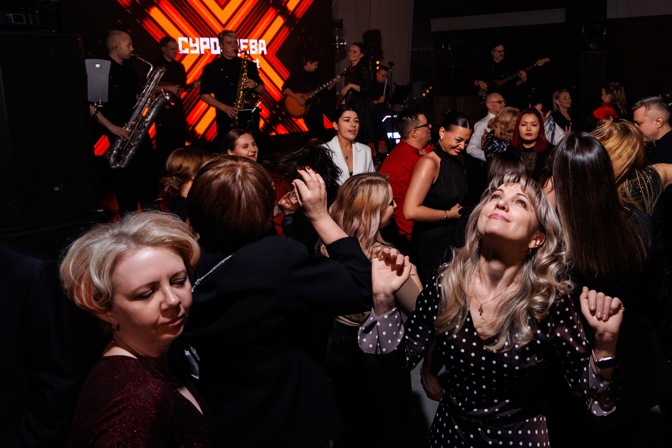 СУРОВЦЕВА project. Эстрадно-народный кавер-бэнд