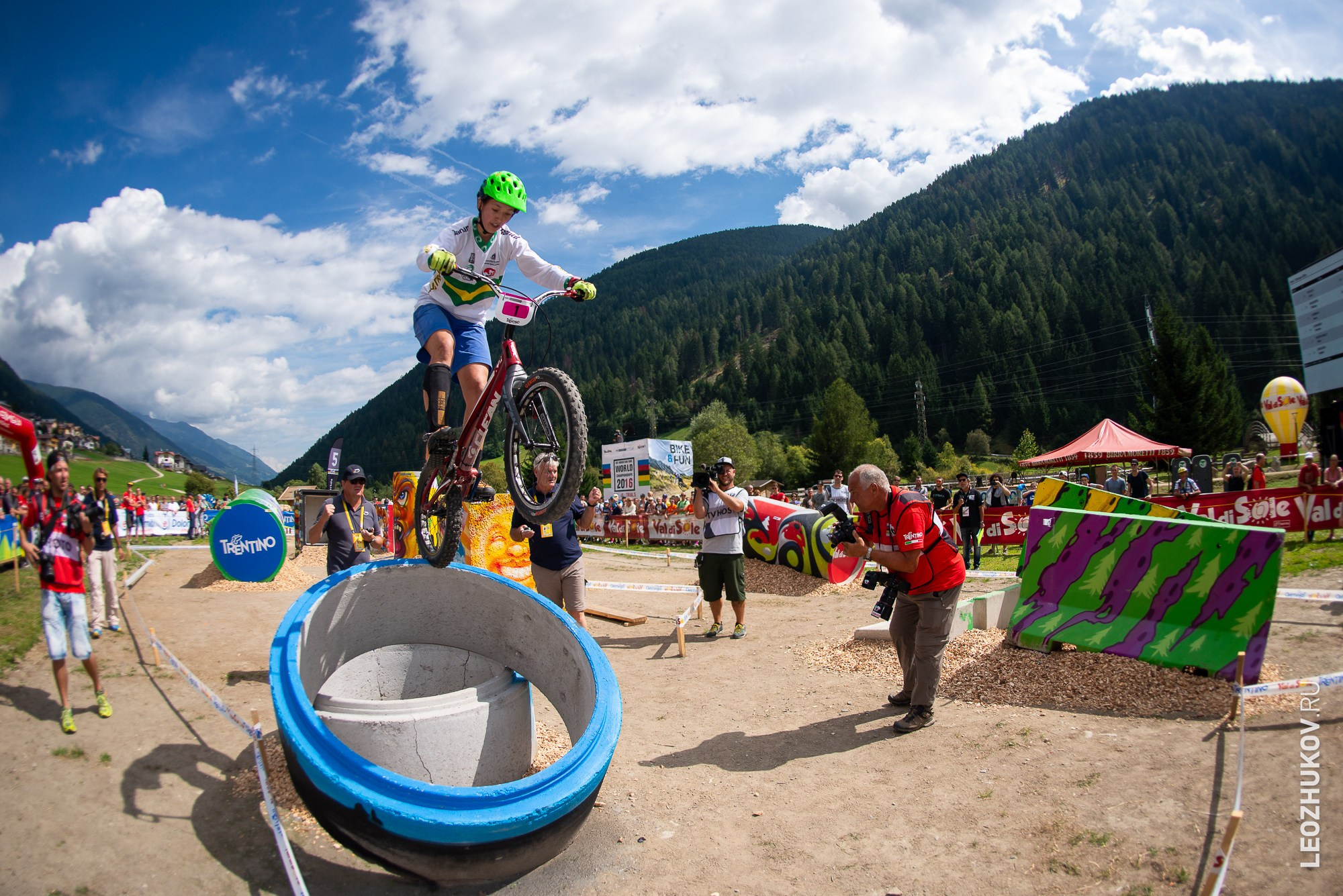UCI Trials World Championships 2016 — finals. Sports photographer Leonid Zhukov