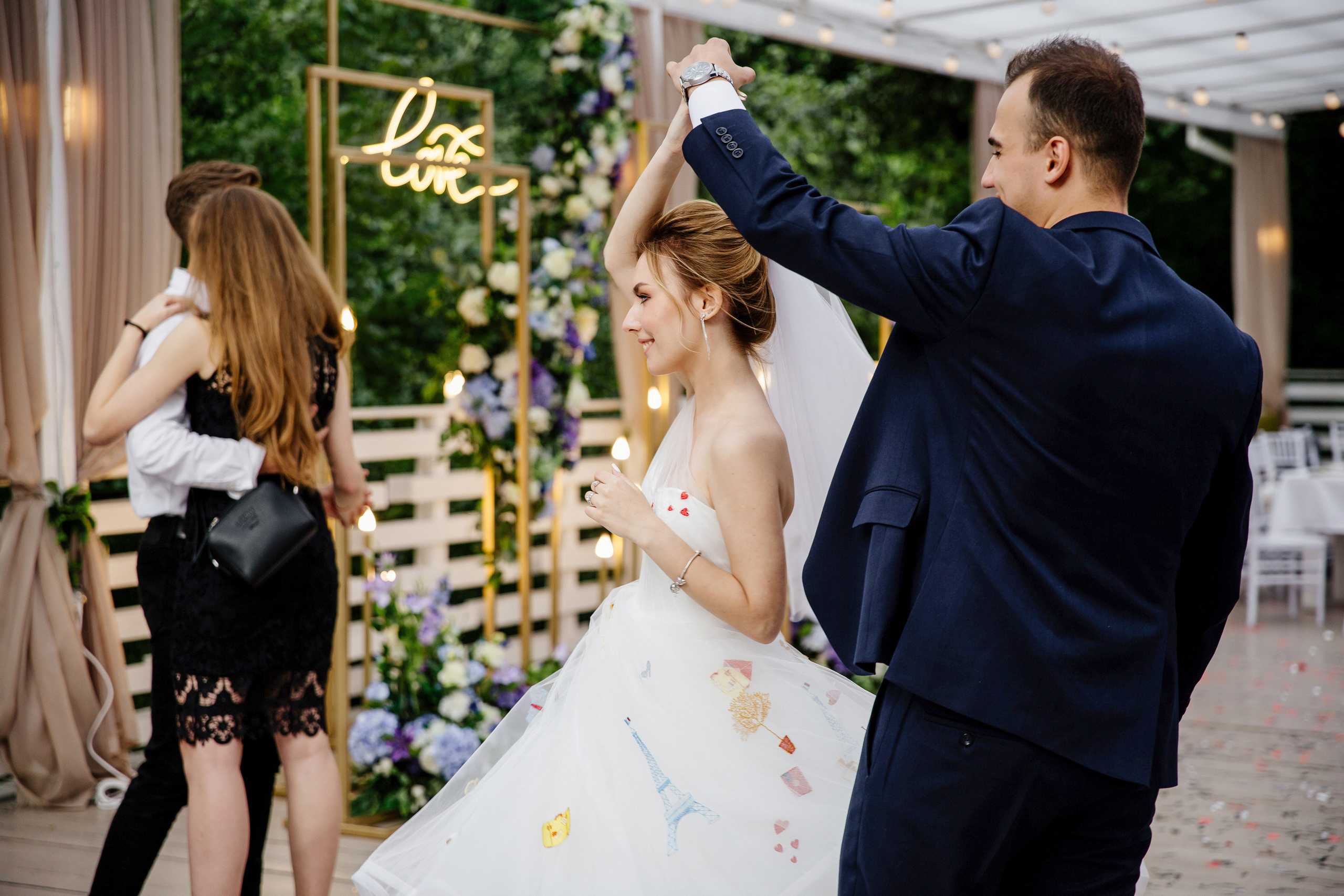 Дворец бракосочетания на ВДНХ. Свадьба на ВДНХ. Свадебный банкет в Forest Hall Форест Холл. Свадьба в Сокольниках. Свадебный и семейный фотограф Екатерина Иванова