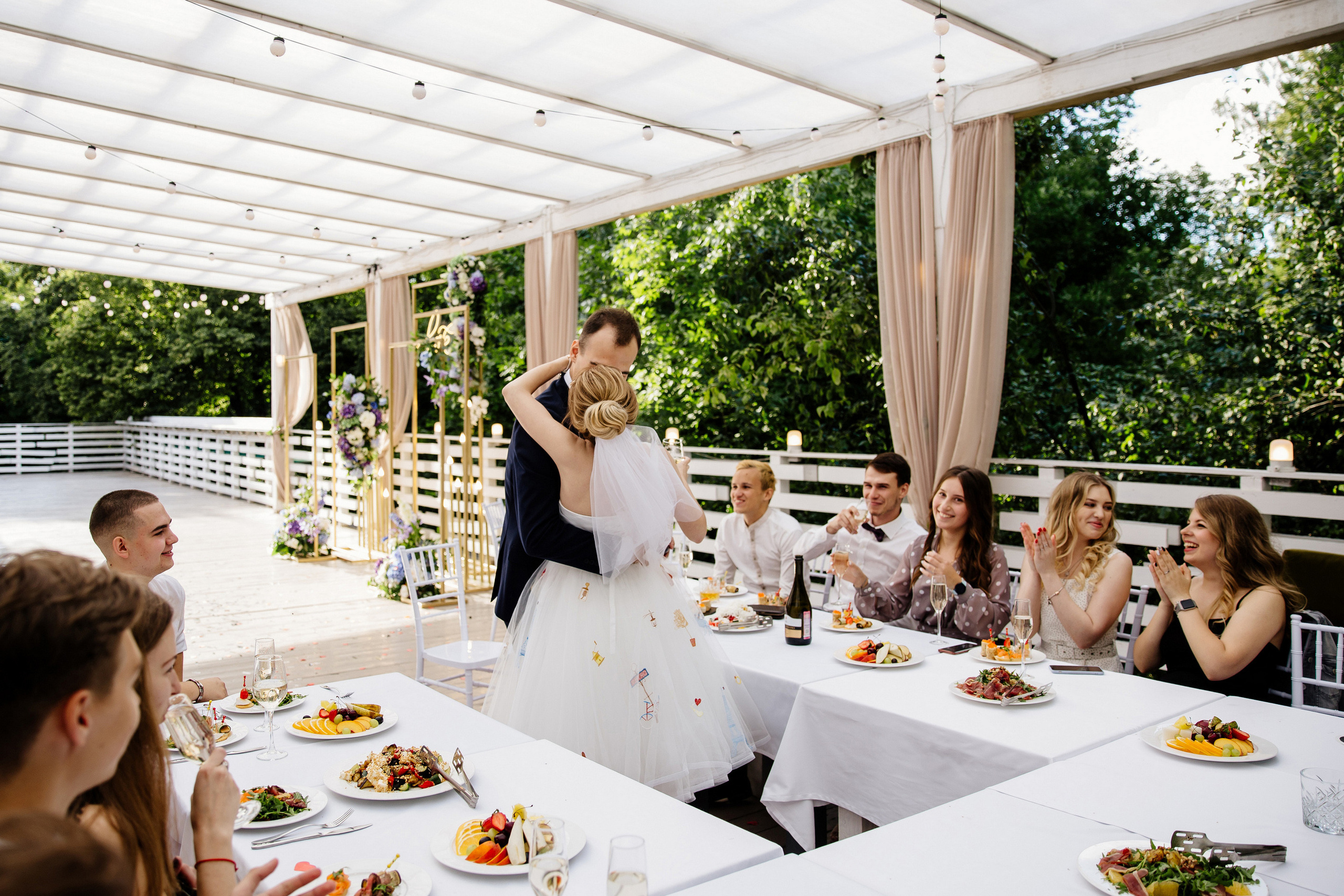 Дворец бракосочетания на ВДНХ. Свадьба на ВДНХ. Свадебный банкет в Forest Hall Форест Холл. Свадьба в Сокольниках. Свадебный и семейный фотограф Екатерина Иванова