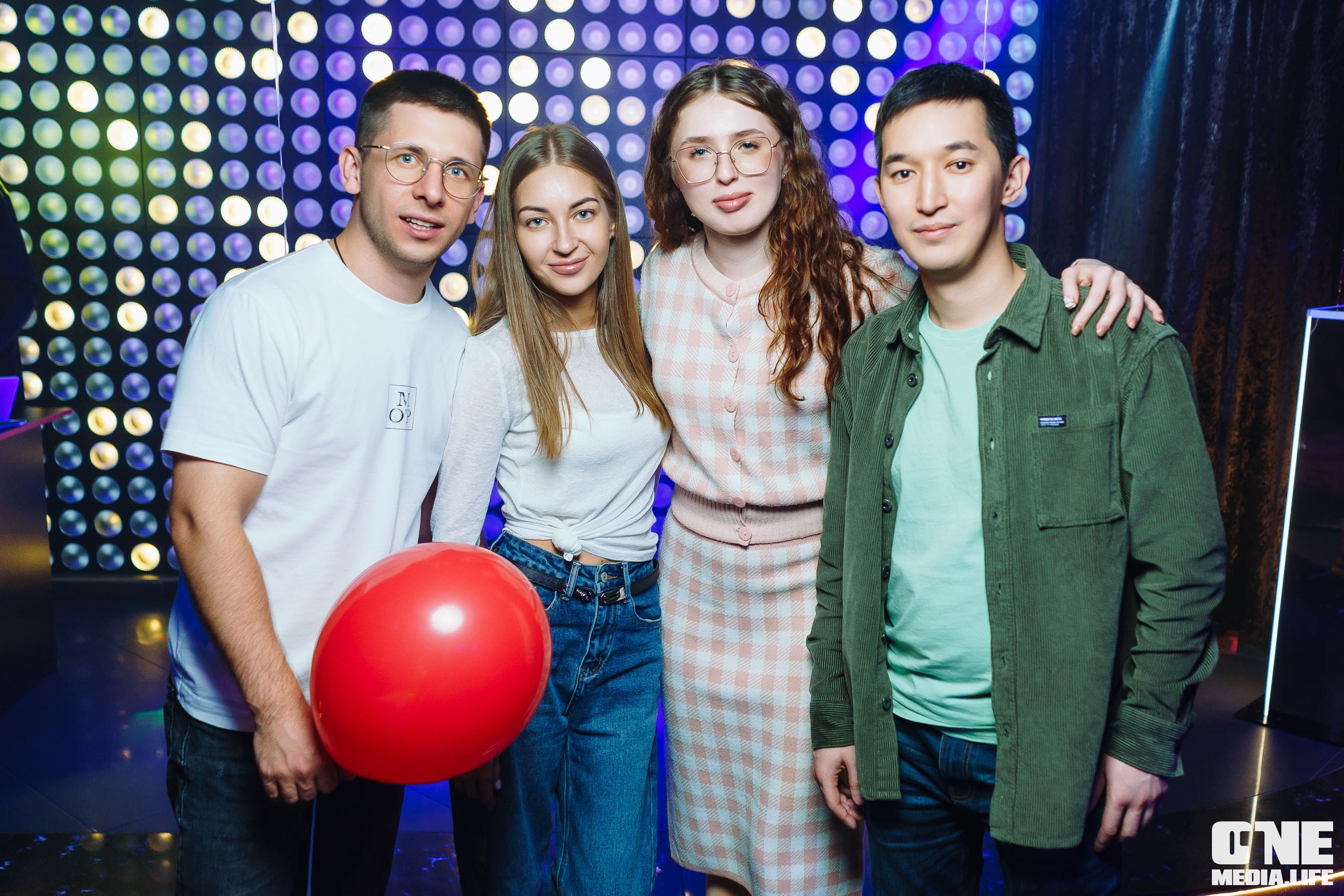 Фоторепортаж из караоке-клуба Эйфория. One Media Life: фоторепортажи, фотоотчеты с мероприятий и заведений