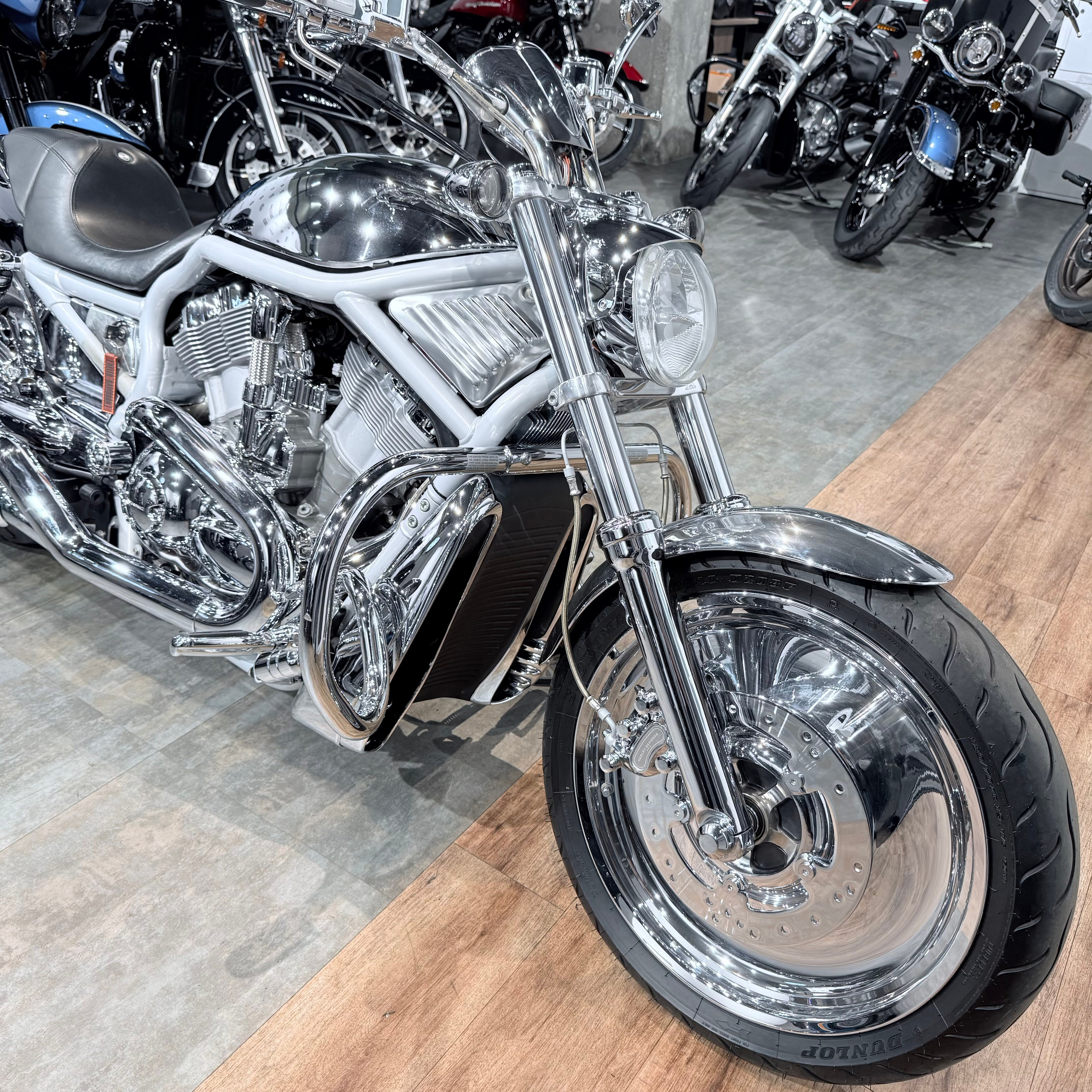 Купить Harley-Davidson 2002 V-ROD Chrоmе Limited Еditiоn (Softail/Dyna) — подробнее на сайте. Hello Davidson, Москва. Только хорошие мотоц