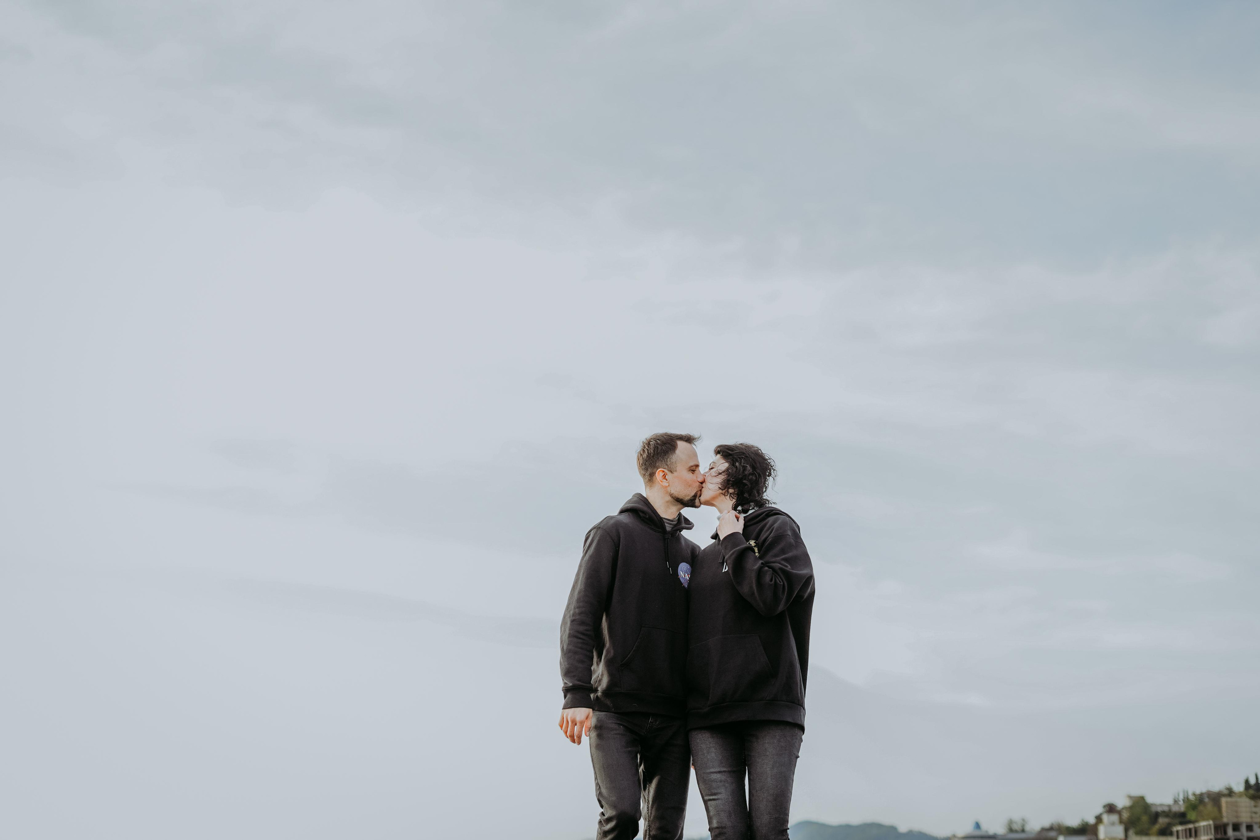 Анна и Алексей на пляже Ривьера в Сочи. Фотограф в Сочи и Абхазии | Фототуры | September Air