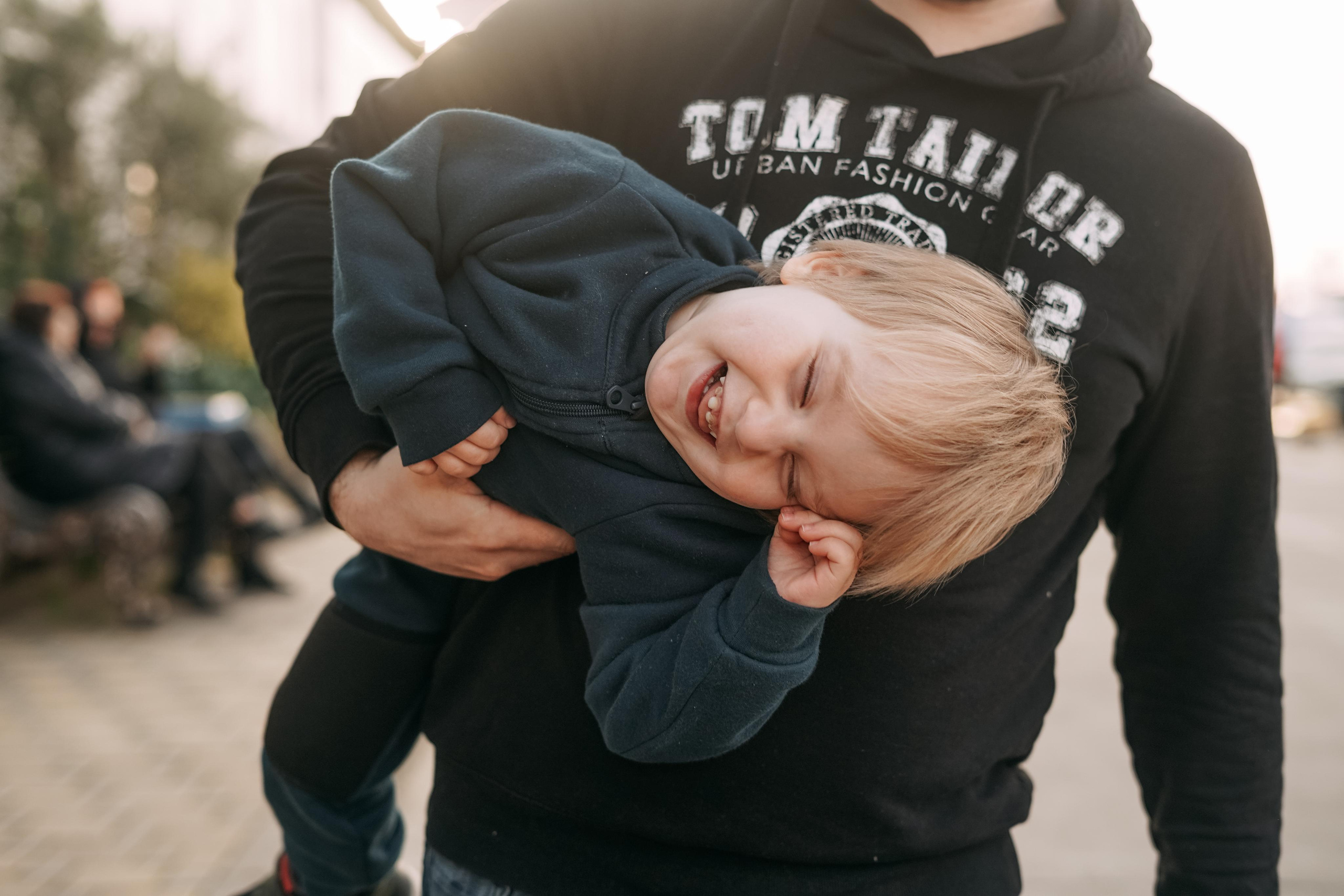 Артем, Надя, Миша, Коля и Федя в морском порту Сочи. Фотограф в Сочи и Абхазии | Фототуры | September Air