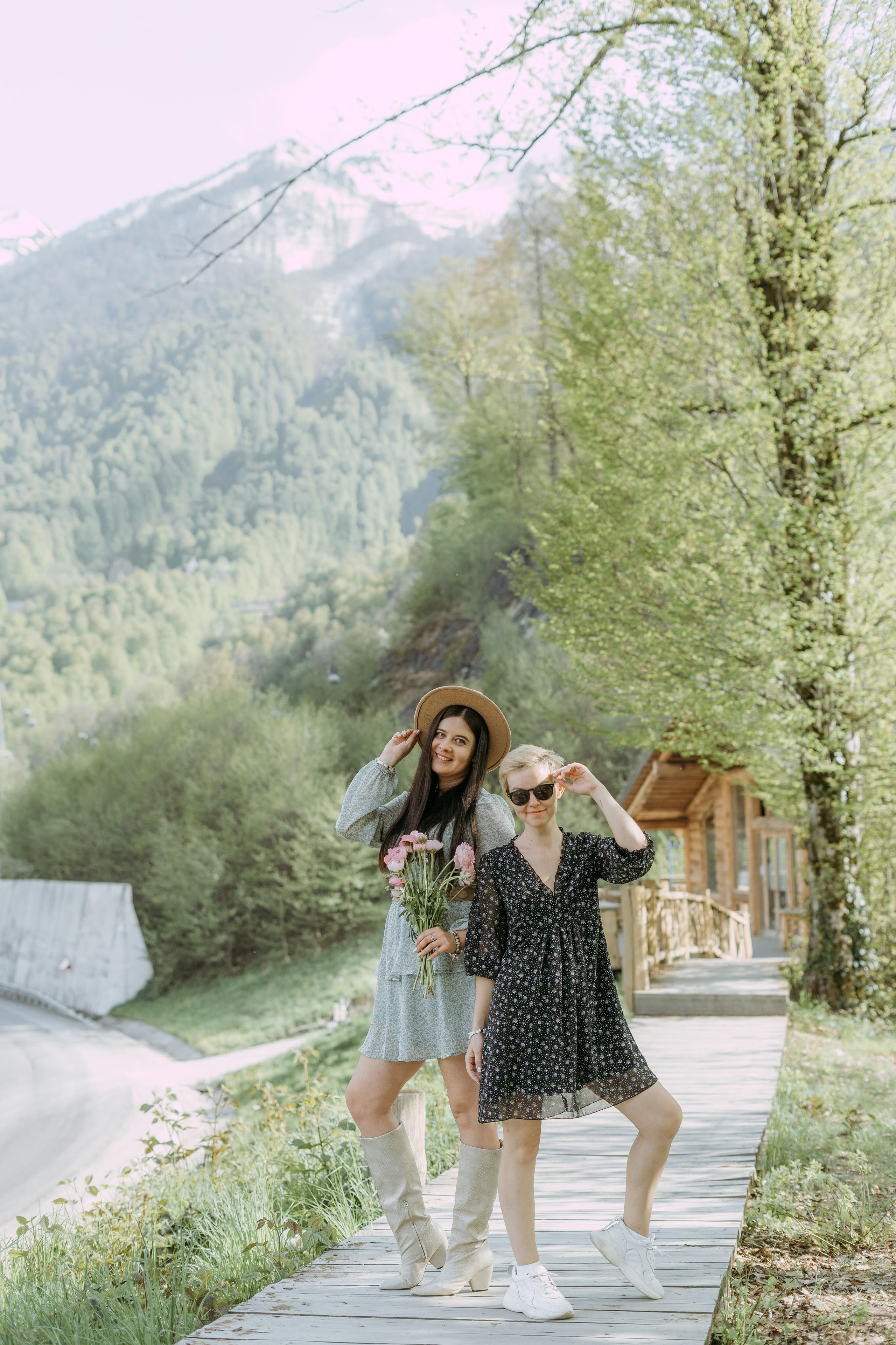Катя и Маша в Красной Поляне. Фотограф в Сочи и Абхазии | Фототуры | September Air