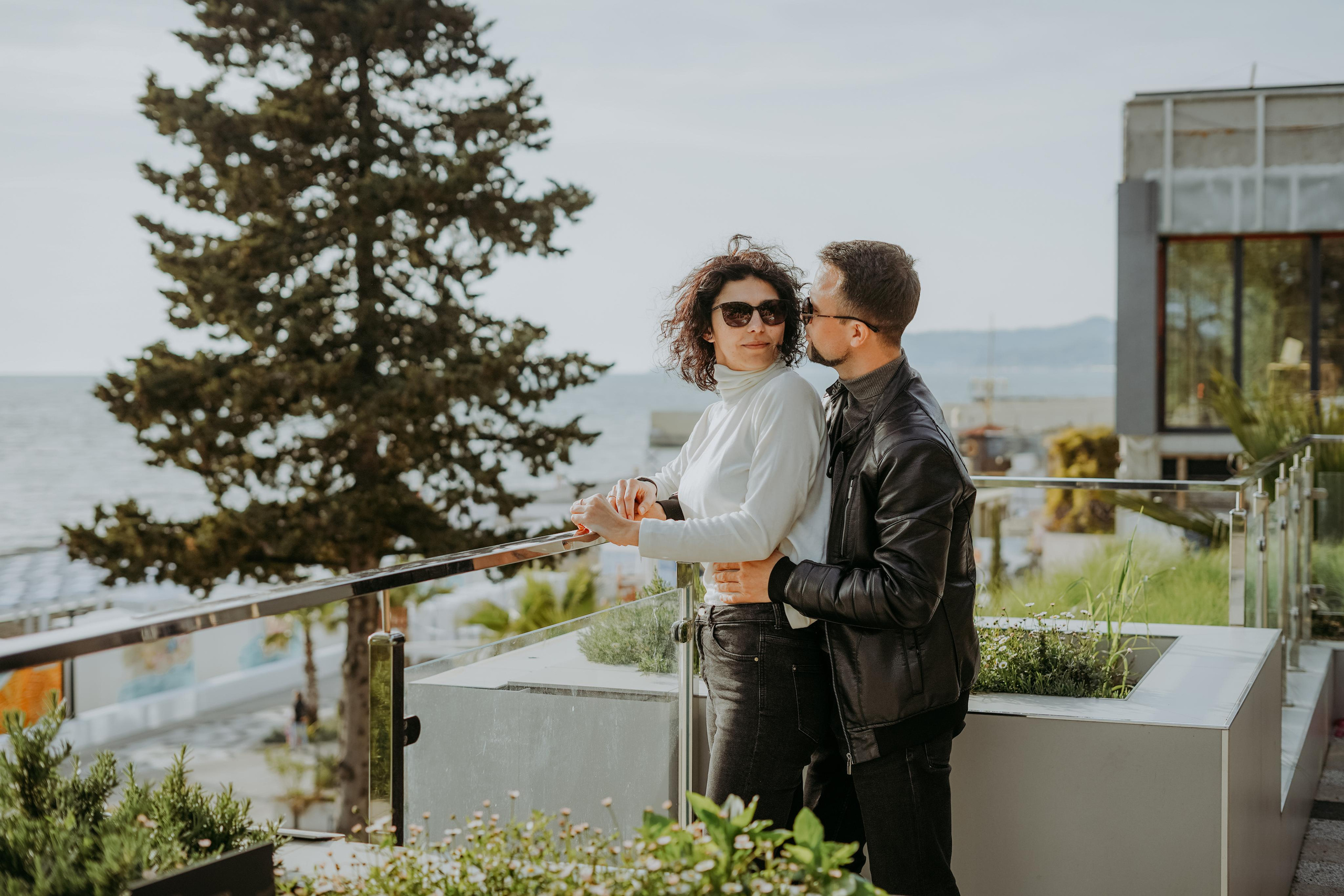 Анна и Алексей на пляже Ривьера в Сочи. Фотограф в Сочи и Абхазии | Фототуры | September Air