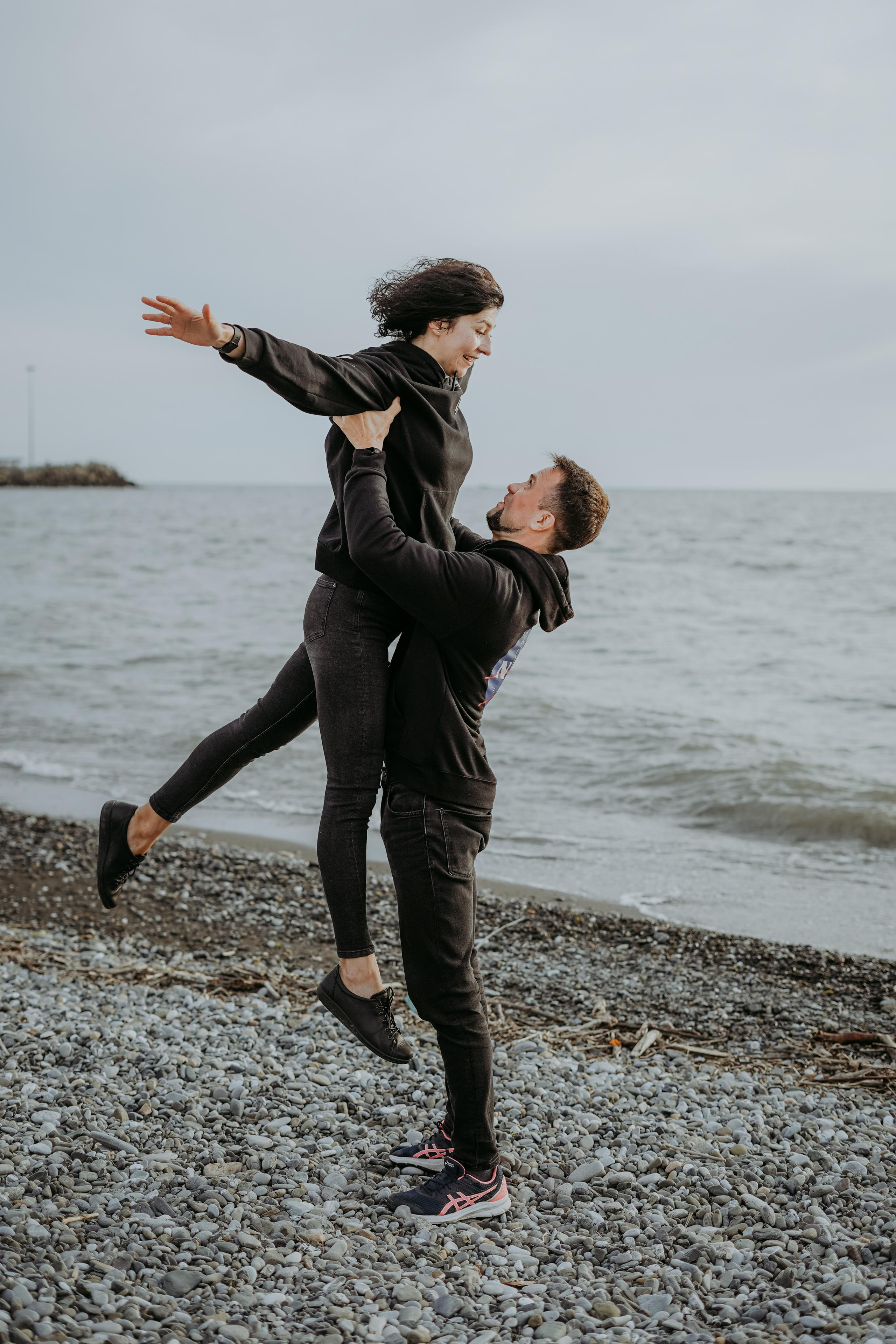 Анна и Алексей на пляже Ривьера в Сочи. Фотограф в Сочи и Абхазии | Фототуры | September Air