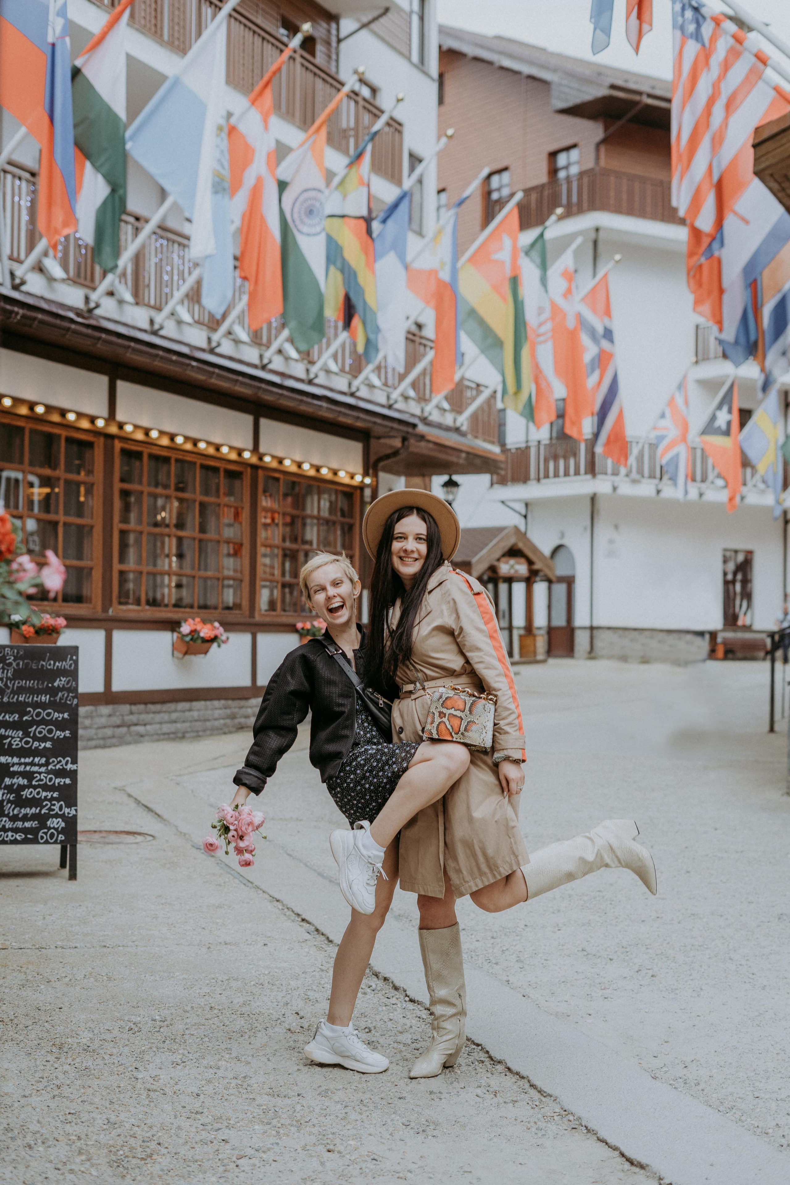 Катя и Маша в Красной Поляне. Фотограф в Сочи и Абхазии | Фототуры | September Air