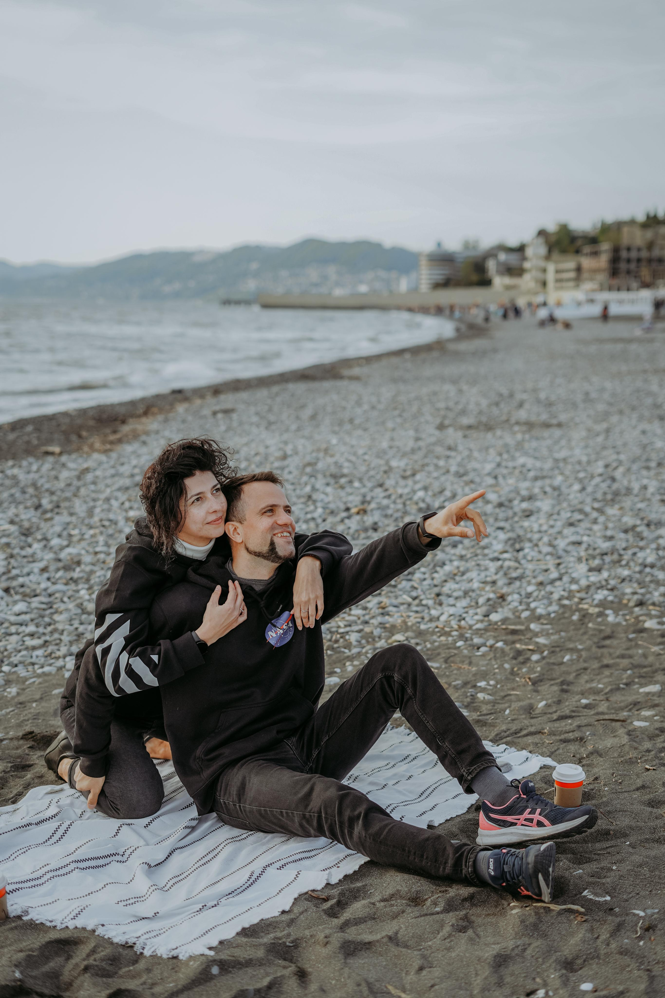 Анна и Алексей на пляже Ривьера в Сочи. Фотограф в Сочи и Абхазии | Фототуры | September Air