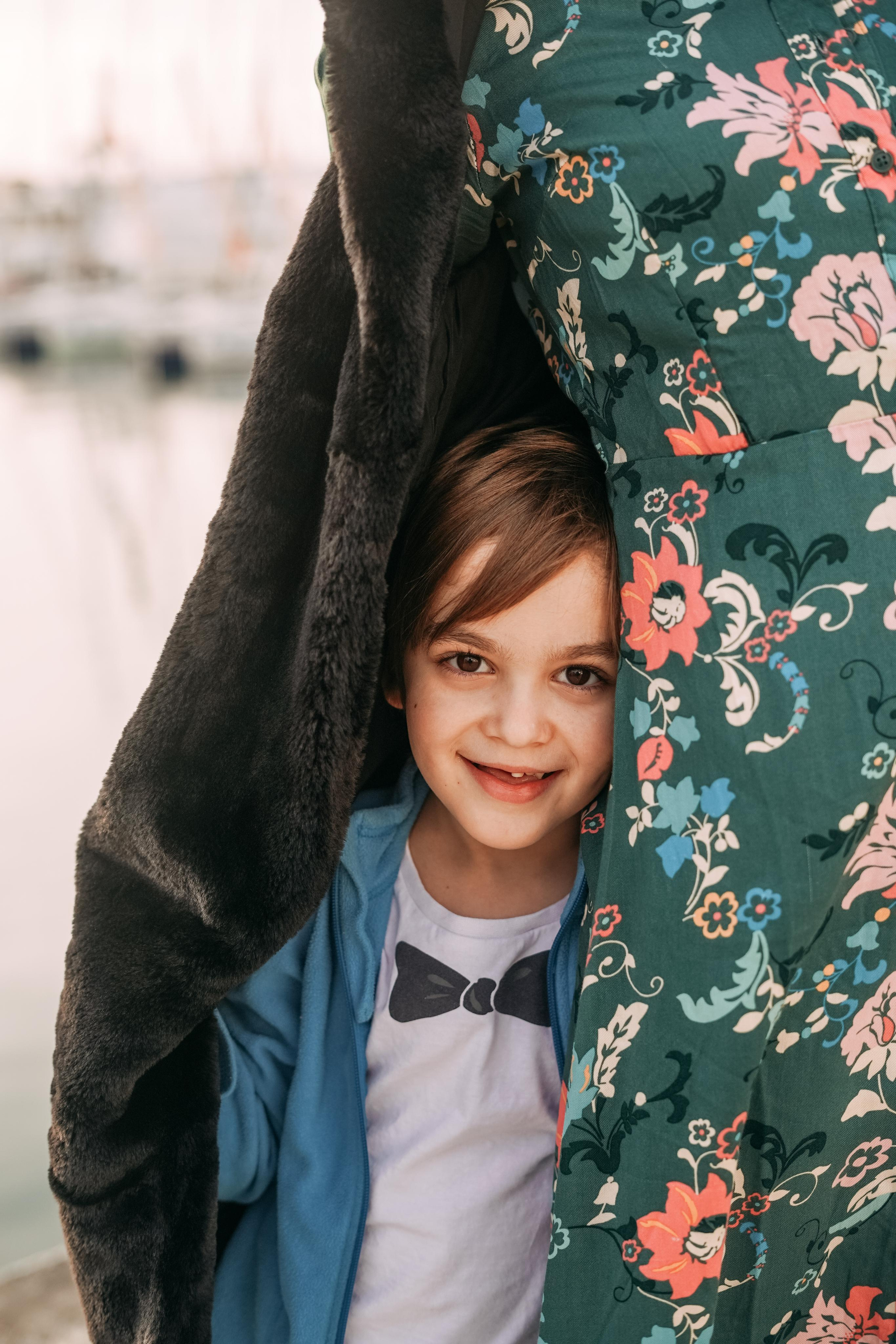 Артем, Надя, Миша, Коля и Федя в морском порту Сочи. Фотограф в Сочи и Абхазии | Фототуры | September Air