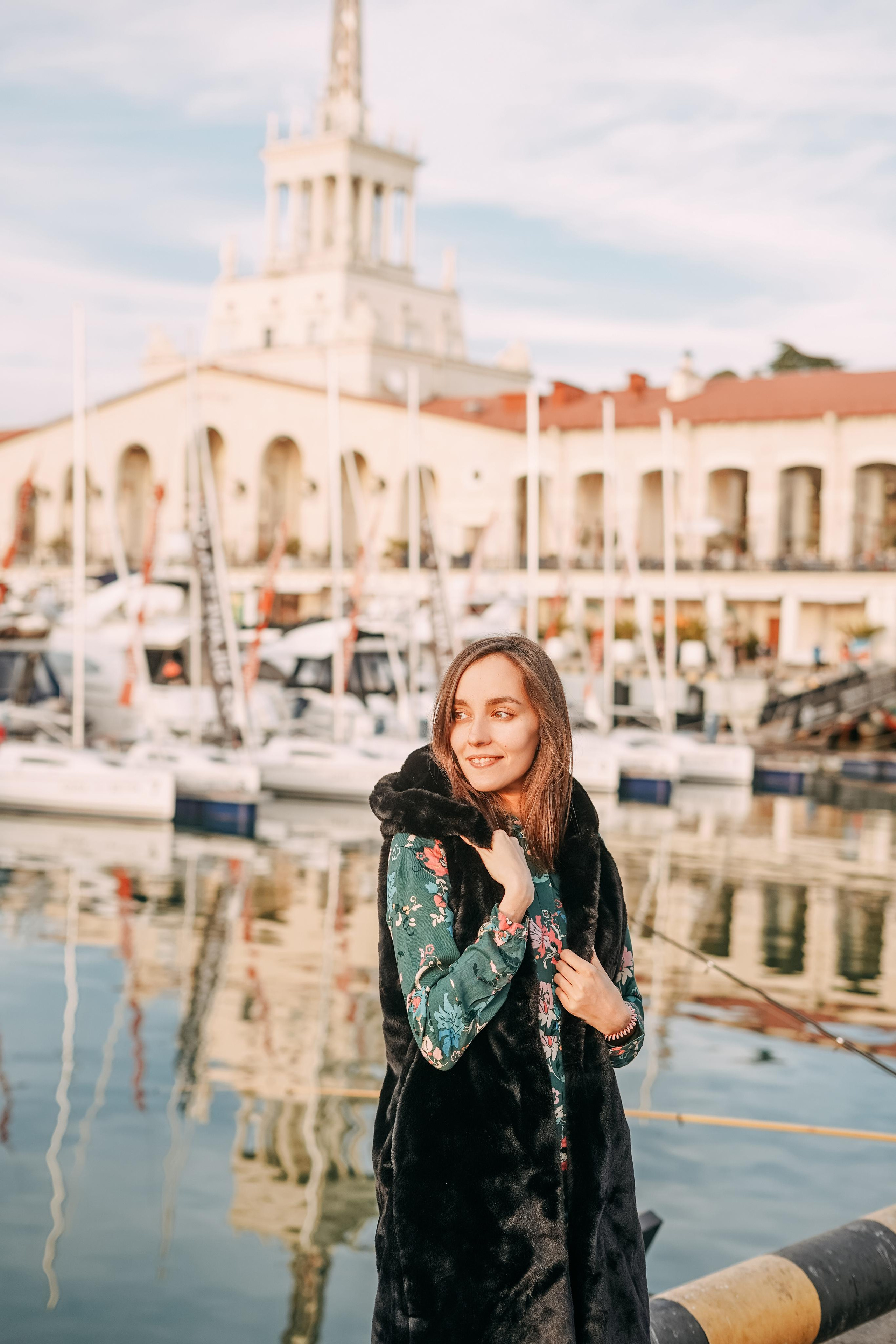 Артем, Надя, Миша, Коля и Федя в морском порту Сочи. Фотограф в Сочи и Абхазии | Фототуры | September Air