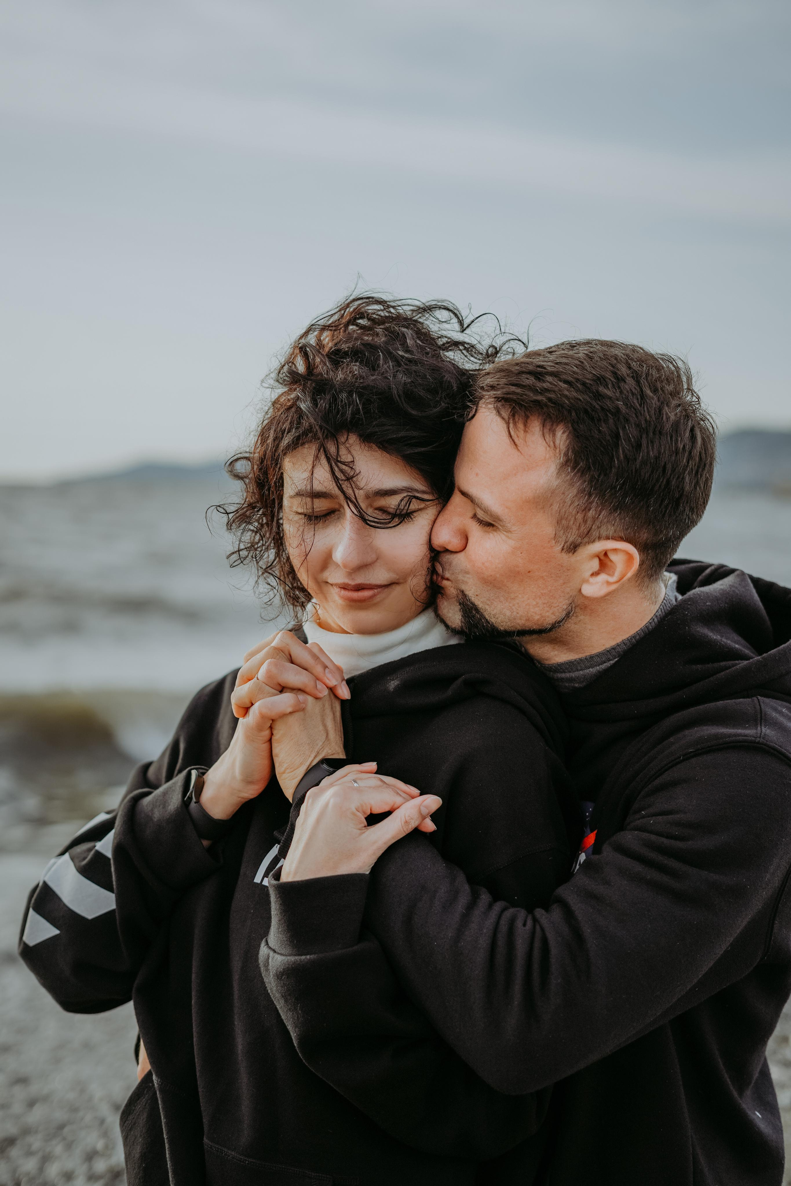 Анна и Алексей на пляже Ривьера в Сочи. Фотограф в Сочи и Абхазии | Фототуры | September Air