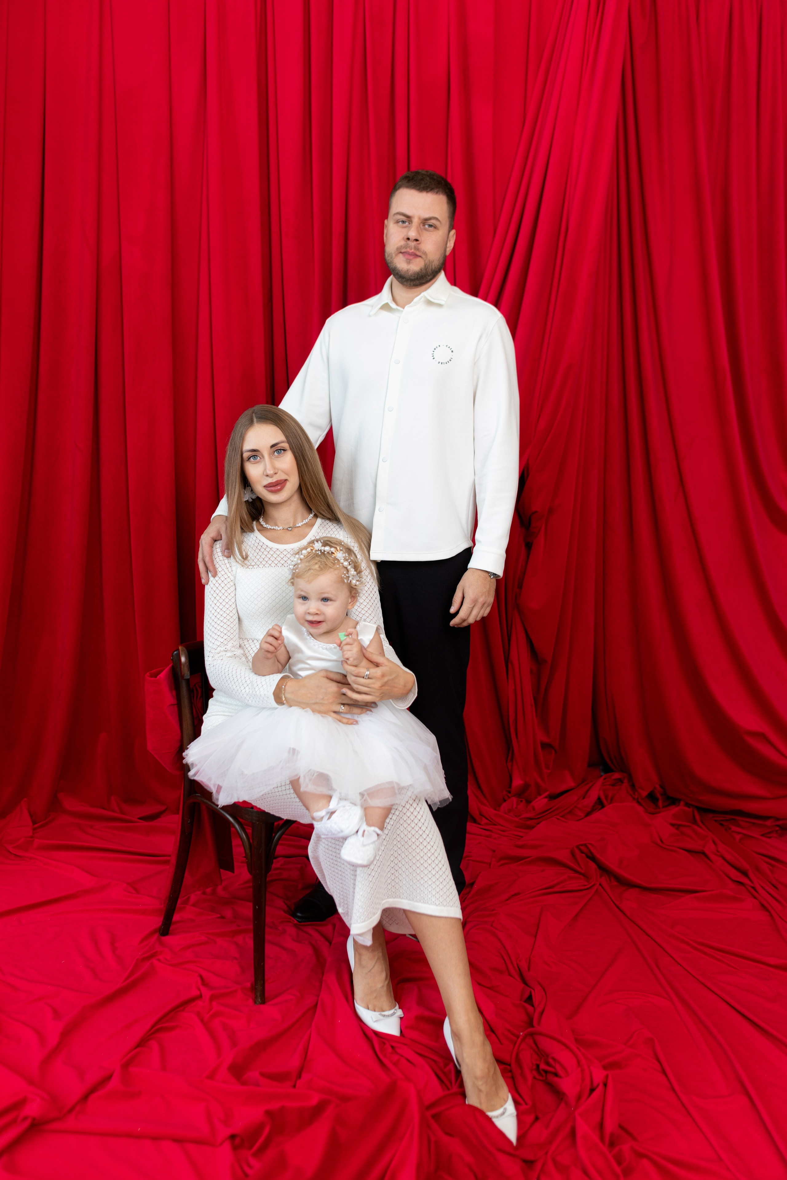 Семейная съемка для Яны и Дани в интерьере. Дмитрий Шульгин, портретный фотограф в Воронеже