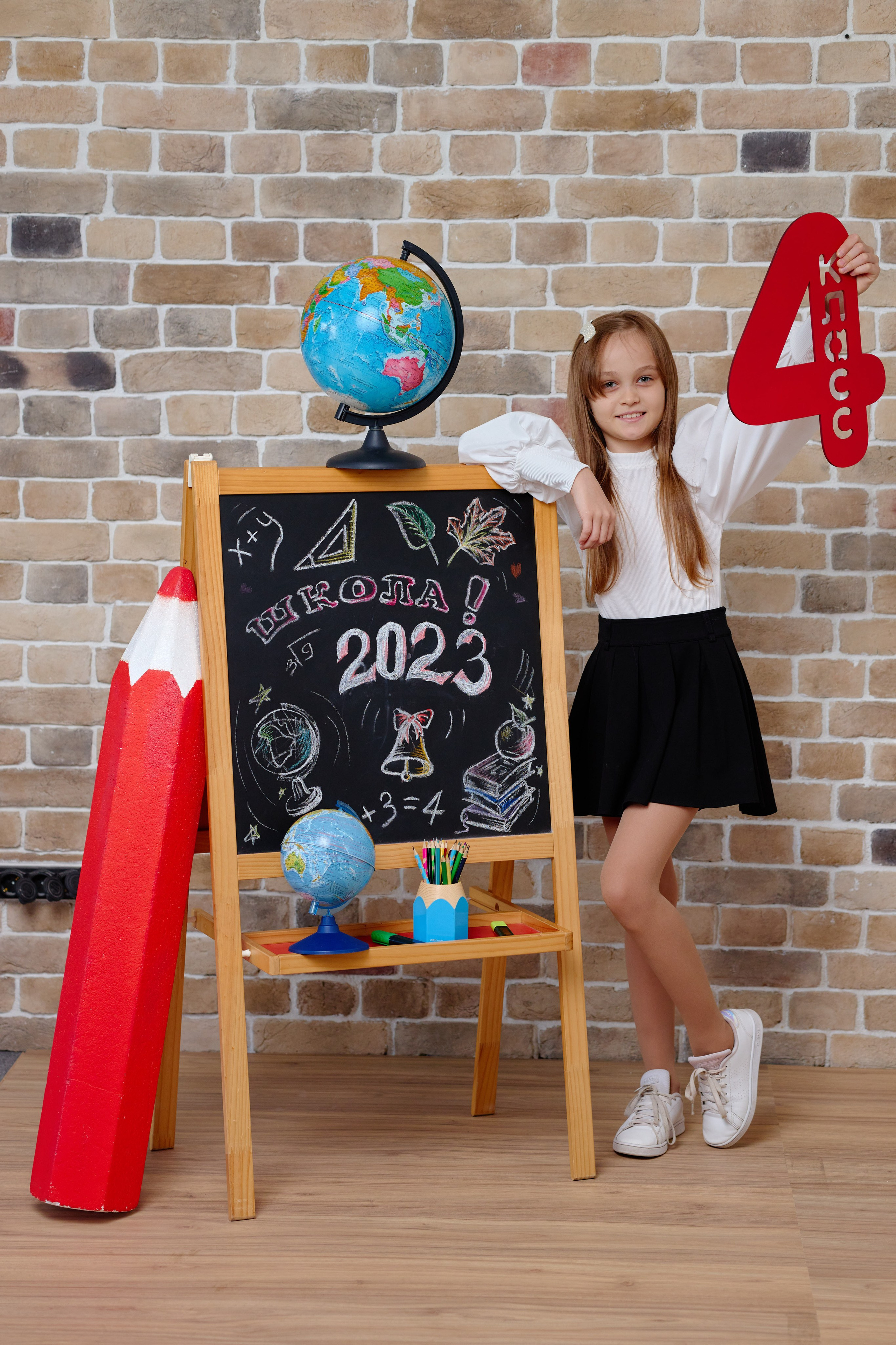 Сьемка 4 класса в студии на Выпускной Альбом. Фотограф Выпускные альбомы Таганрог Сергей Коробченко