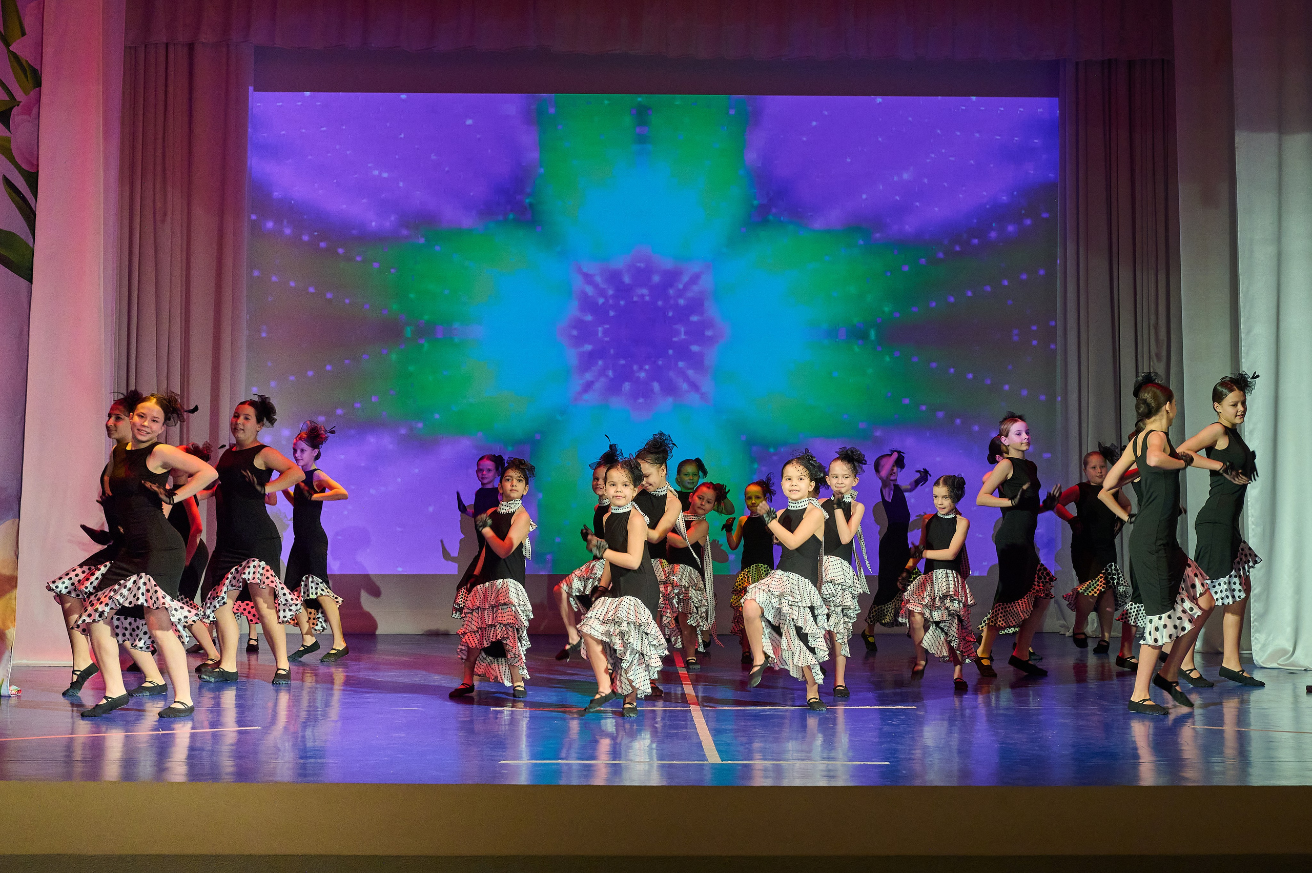 8 марта Марьина роща. Жизнь курорта Кабардинка в фотографиях