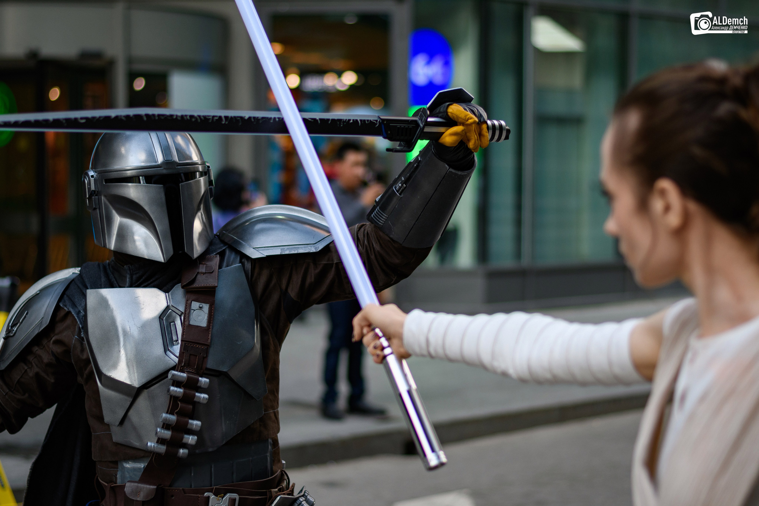 Рей против Мандалорца по звёздным войнам косплей фотосессия