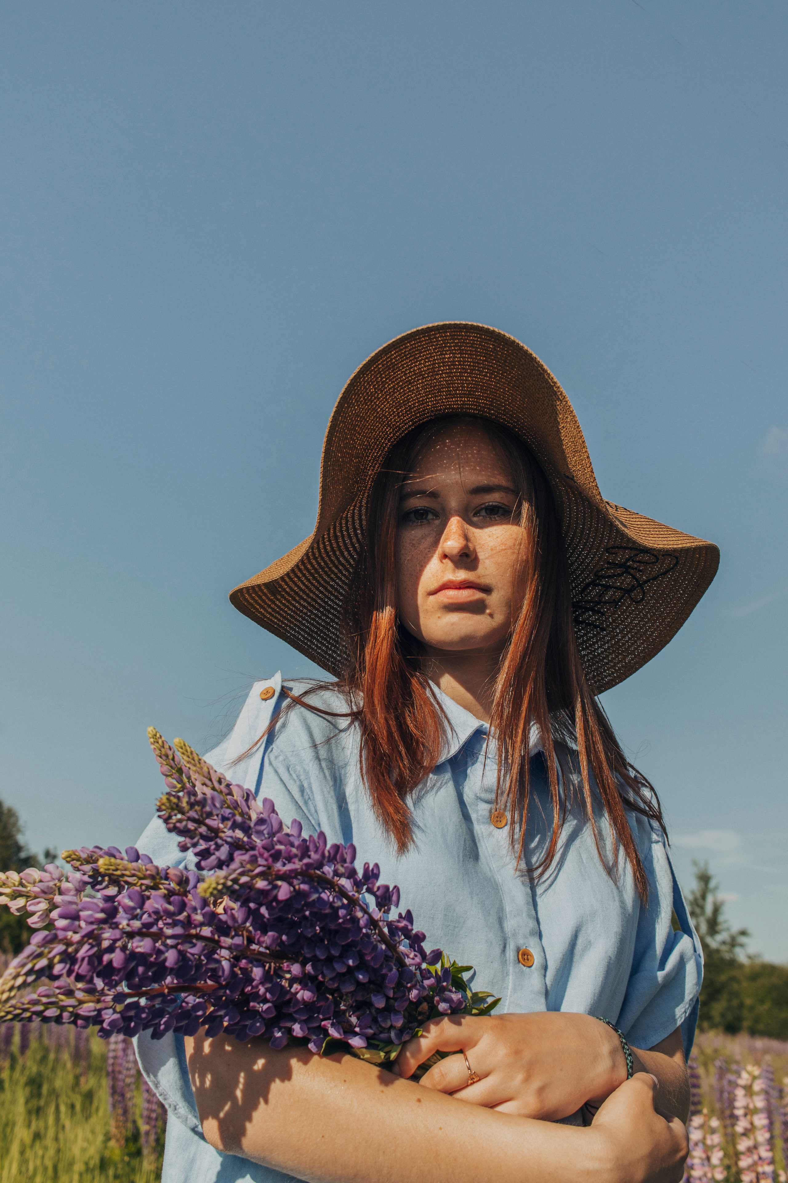 Саша и люпины. Портретный фотограф Москва