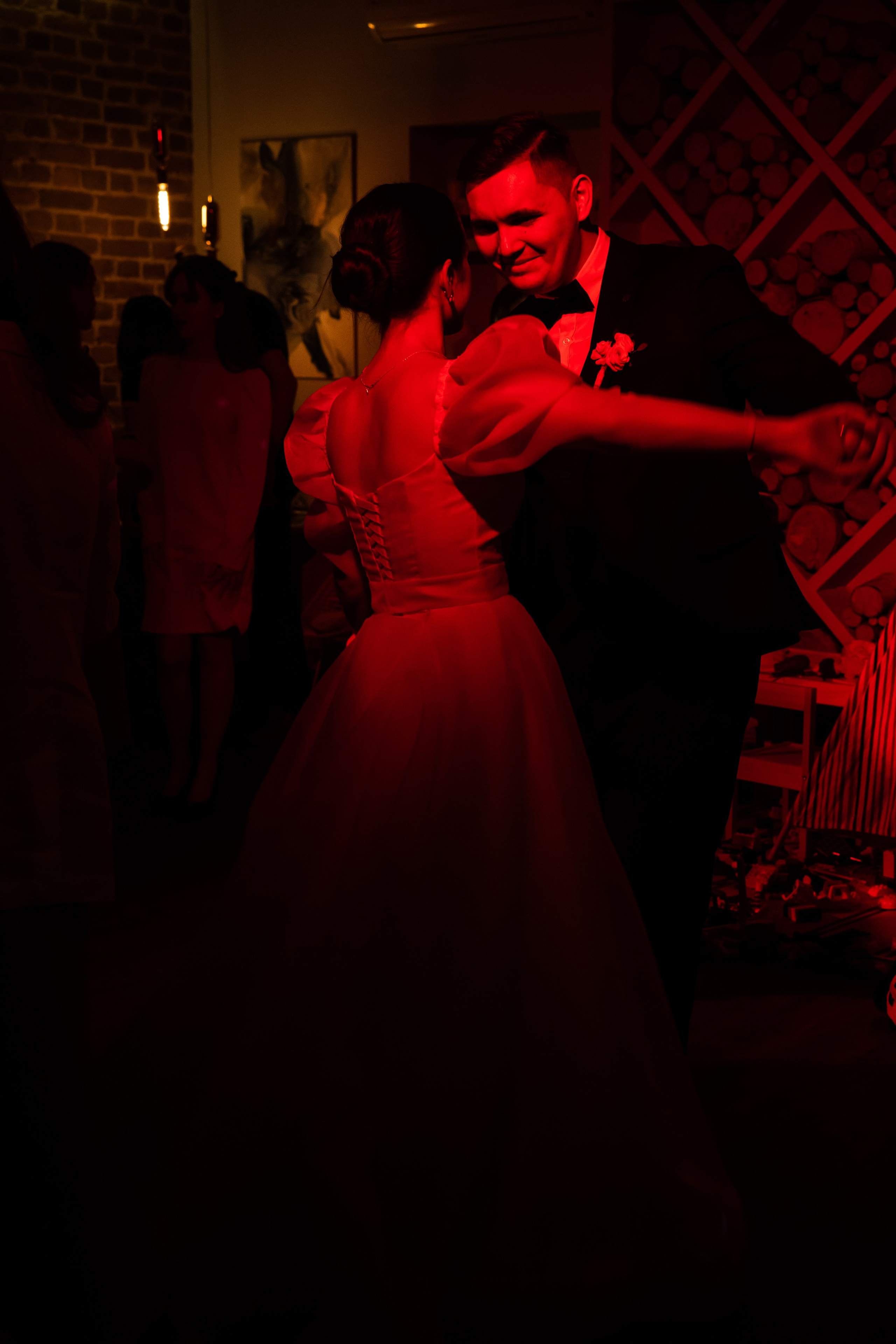 Свадебный фотограф СПб Цена Качество Профессионал Комфорт Радость. ФОТОГРАФ РАДОСТИ Фотосессия в студии СПб. Портретный фотограф — Юрий Торлопов