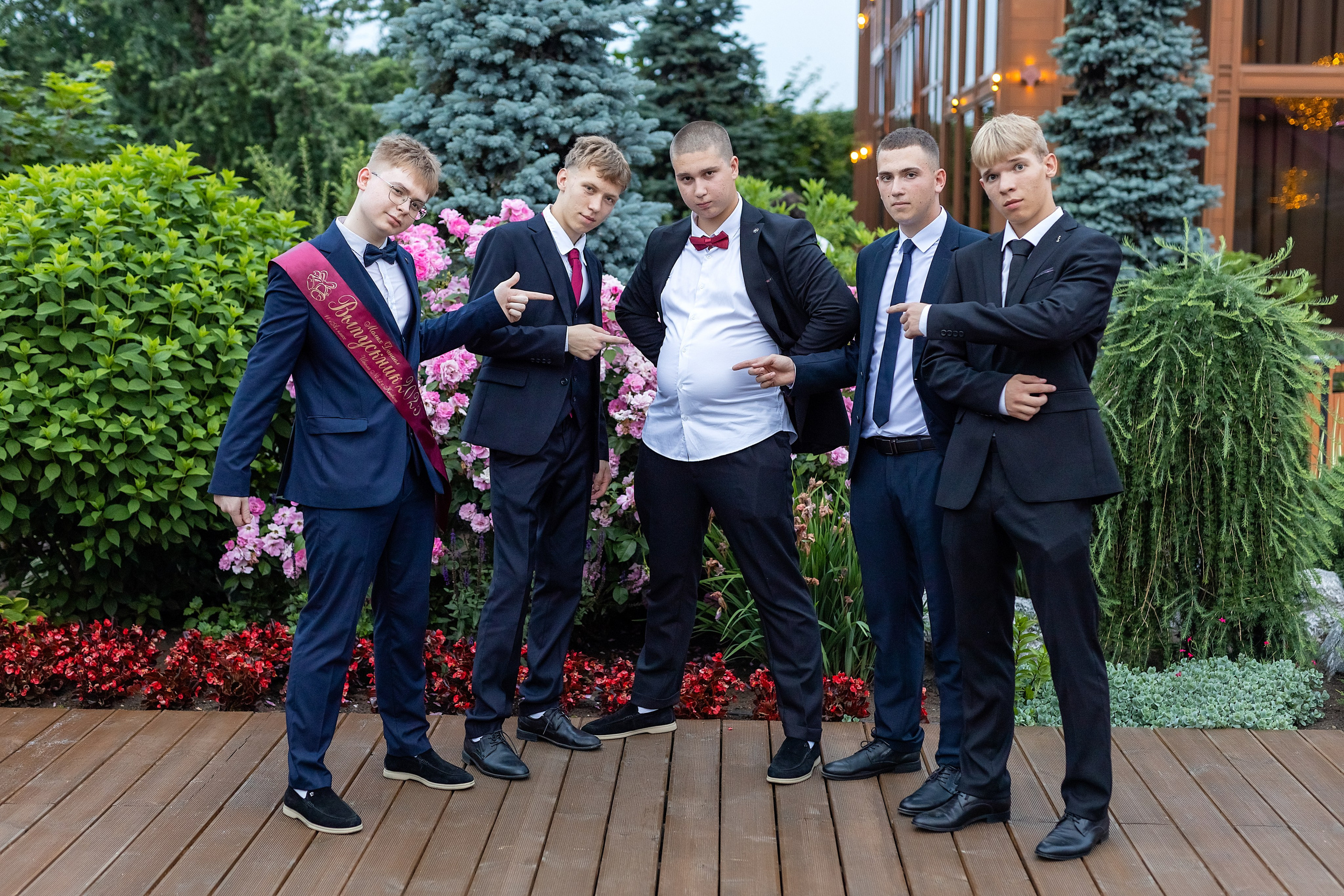 Выпускной. Школа 22, 11 класс. Стильный выпускной альбом Владивосток фотограф Вероника Мигачева