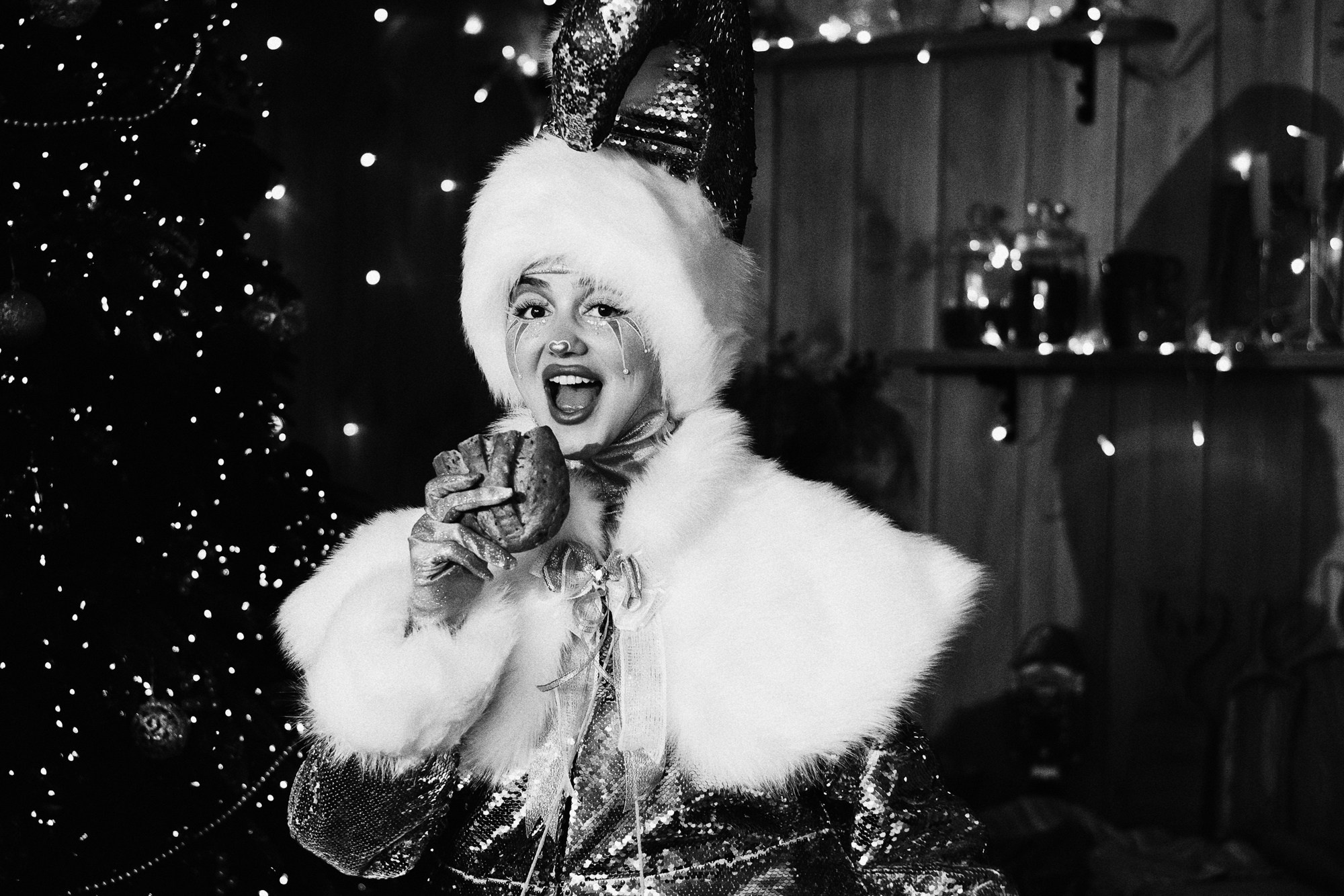 Новогодняя креативная фотосессия в Тюмени | Фотограф Дарья Мустафина. Портретный фотограф Тюмень Дарья Мустафина