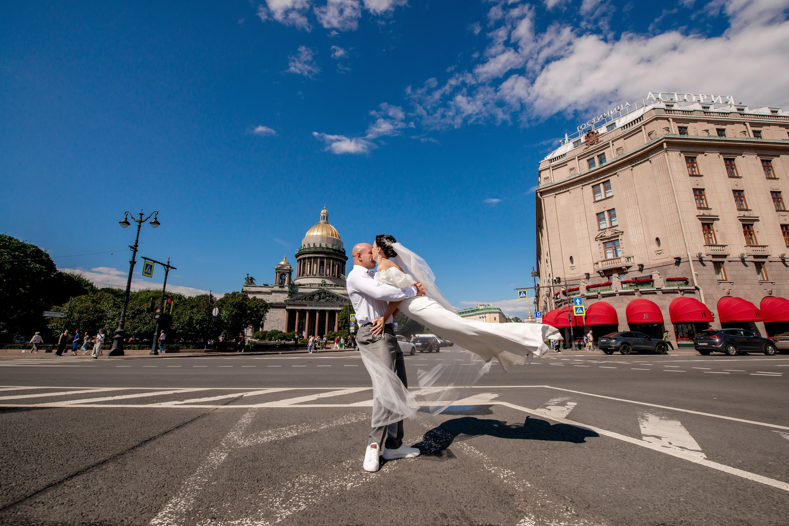 Летняя свадьба В Санкт-Петербурге и красивой выездной регистрацией Даши и Саши. Воздушная свадебная фотосессия в Петербурге. Портретный, семейный и свадебный фотограф в Санкт-Петербурге и в Пушкине Ширяев Денис