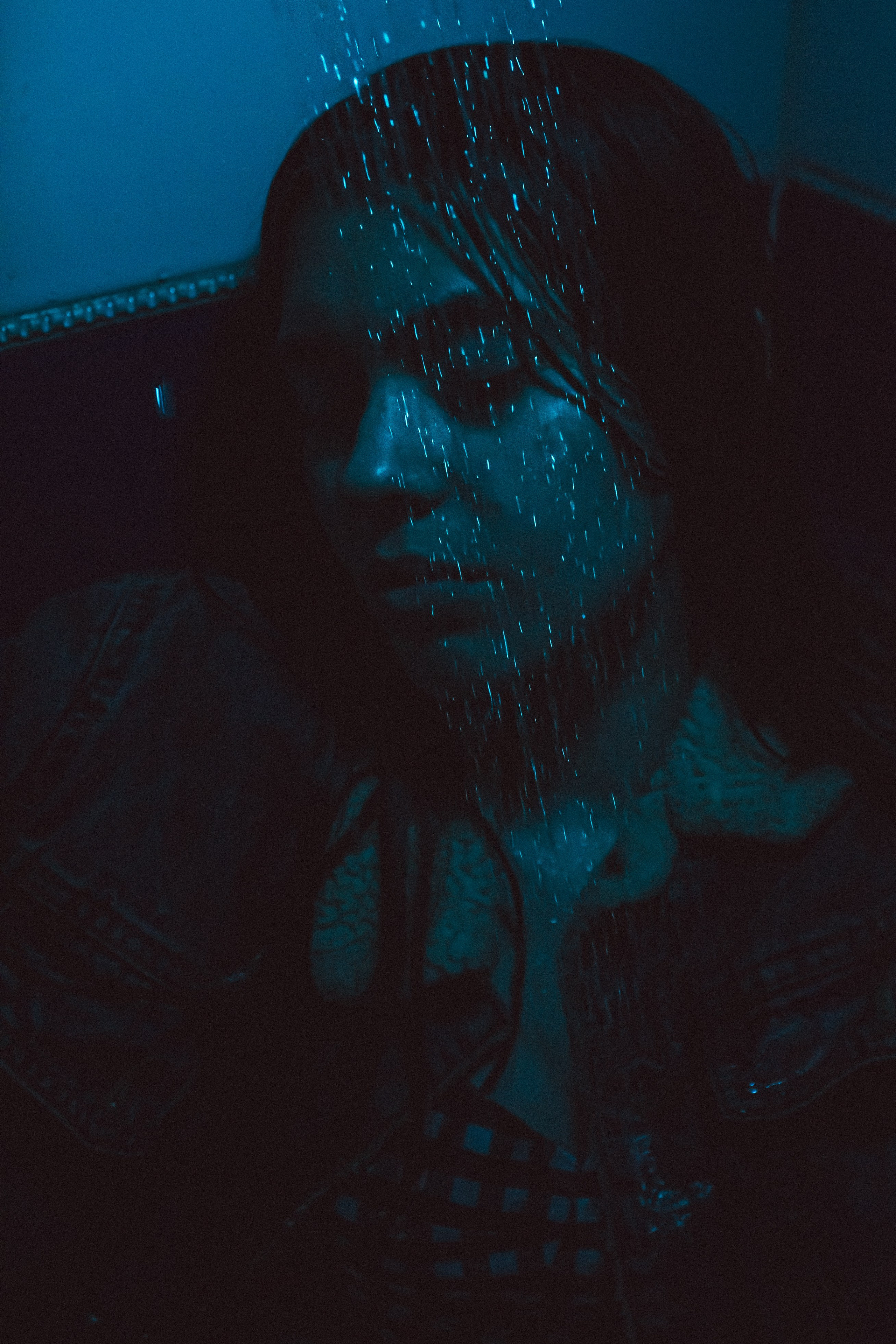 Душ зимой. Фотограф Москва, портрет, стрит, репортаж. Художественная фотосессия