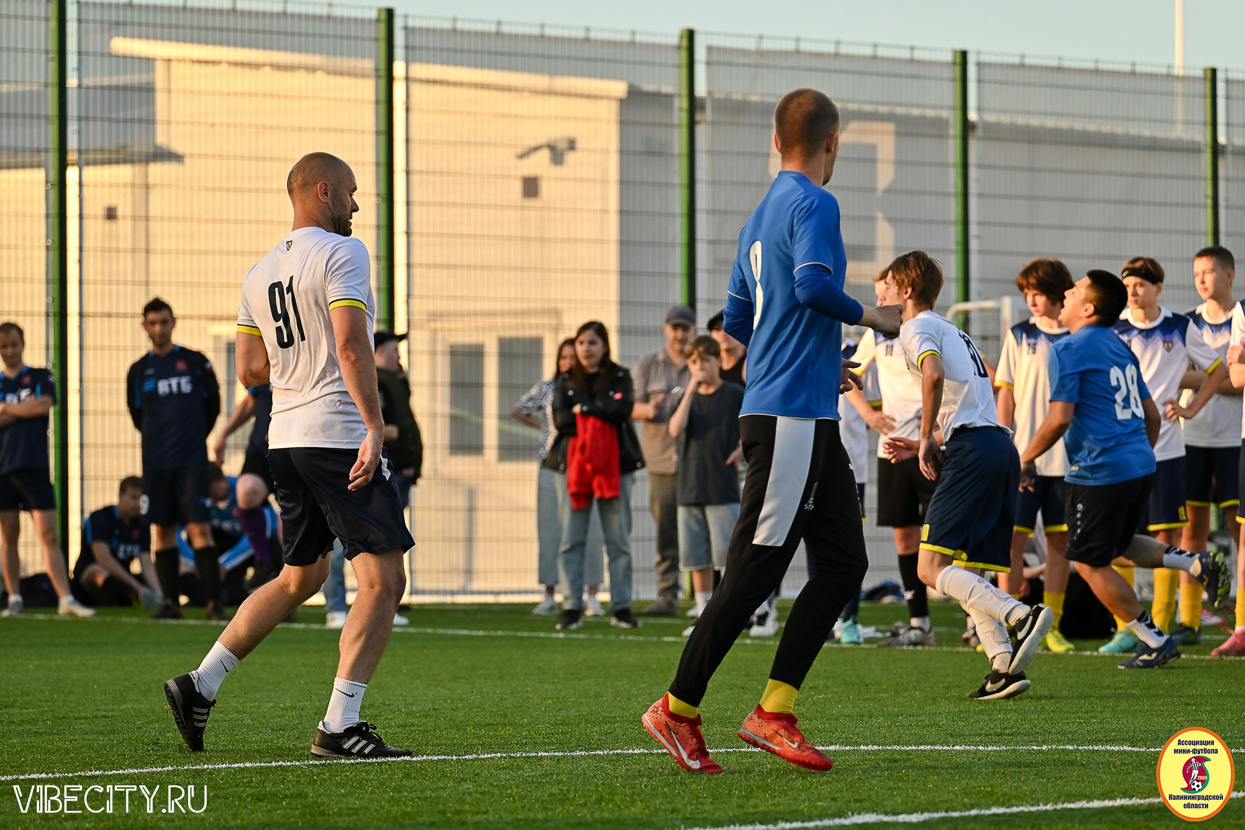 ИГРЫ МИНИ-ФУТБОЛЬНОЙ И КОРПОРАТИВНОЙ ЛИГИ. VIBECITY.RU Вайб Сити Ру Фоторепортажи Фотоотчеты Калининград