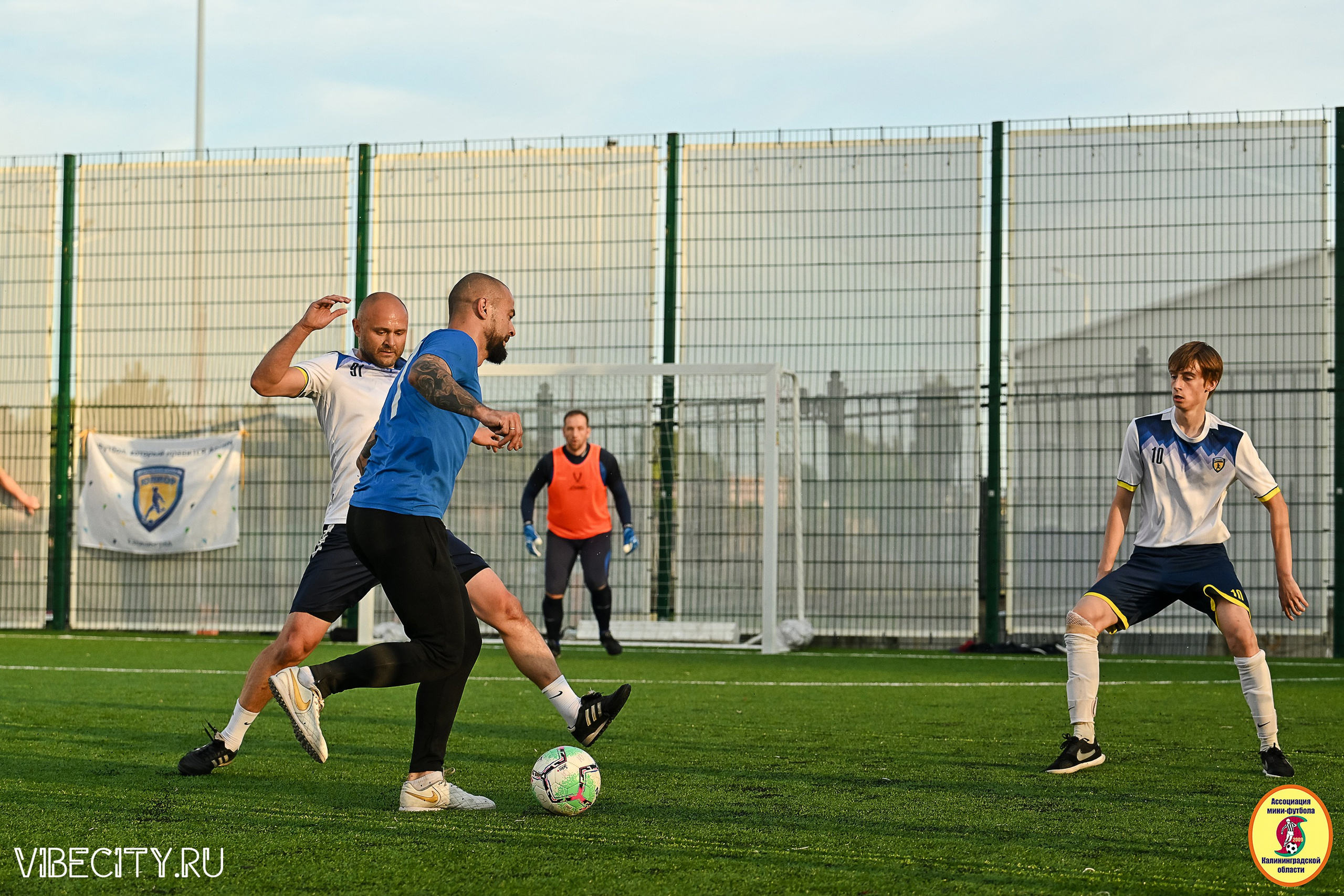 ИГРЫ МИНИ-ФУТБОЛЬНОЙ И КОРПОРАТИВНОЙ ЛИГИ. VIBECITY.RU Вайб Сити Ру Фоторепортажи Фотоотчеты Калининград