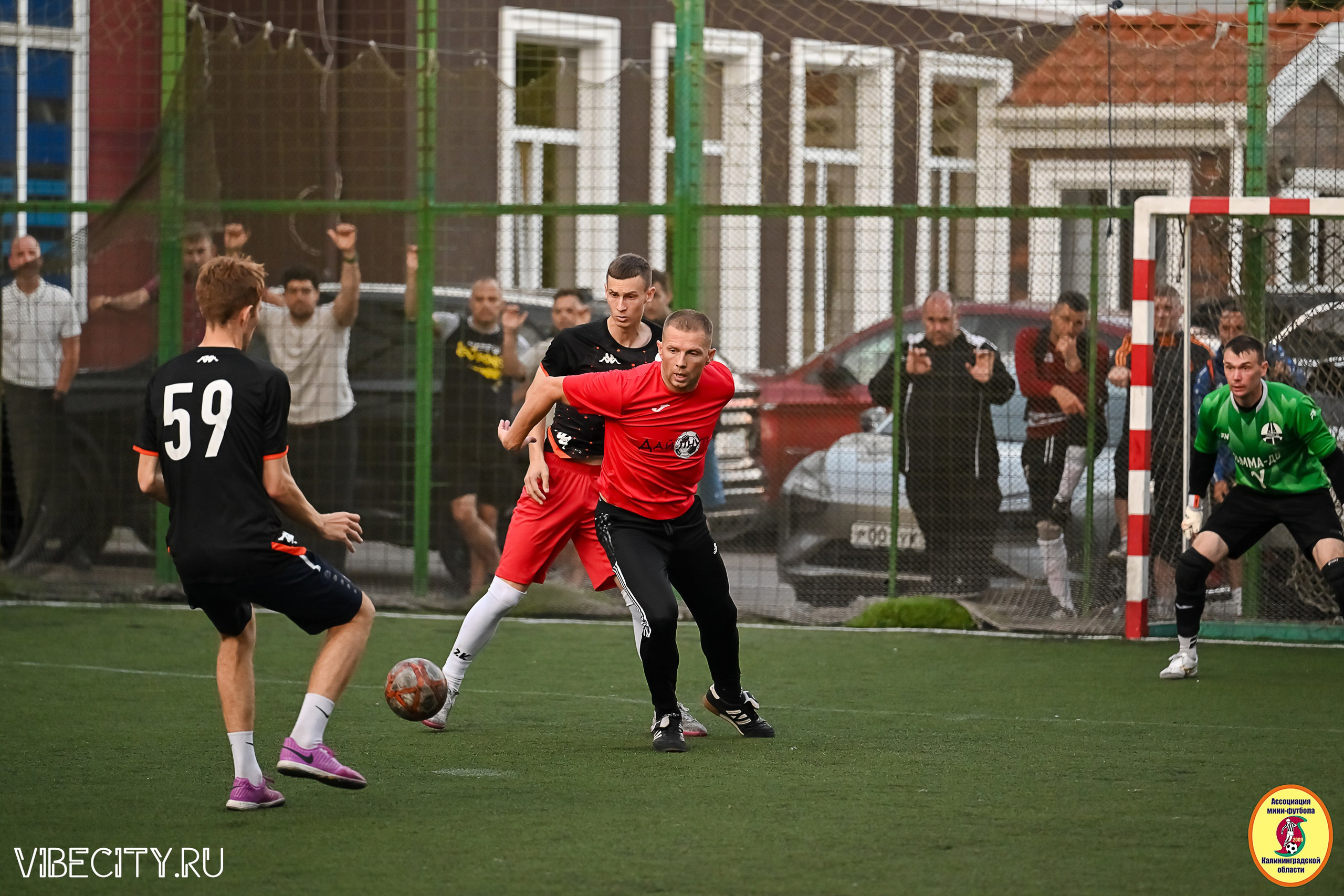 ИГРЫ МИНИ-ФУТБОЛЬНОЙ И КОРПОРАТИВНОЙ ЛИГИ. VIBECITY.RU Вайб Сити Ру Фоторепортажи Фотоотчеты Калининград