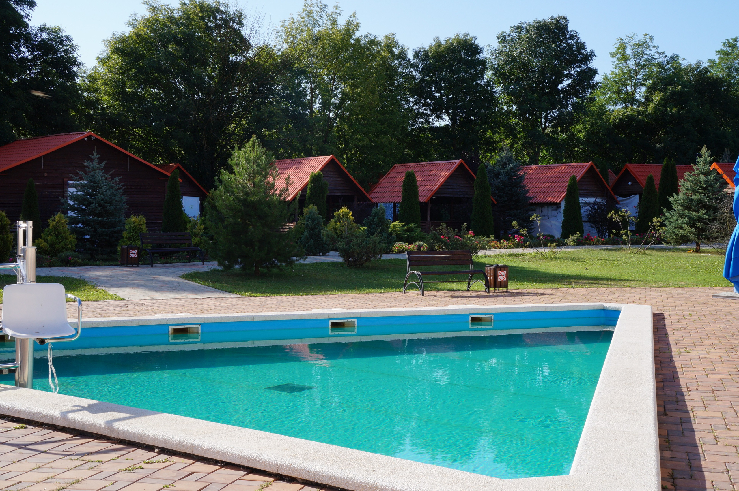 Чаша бассейна термальный источник Золотой ключик