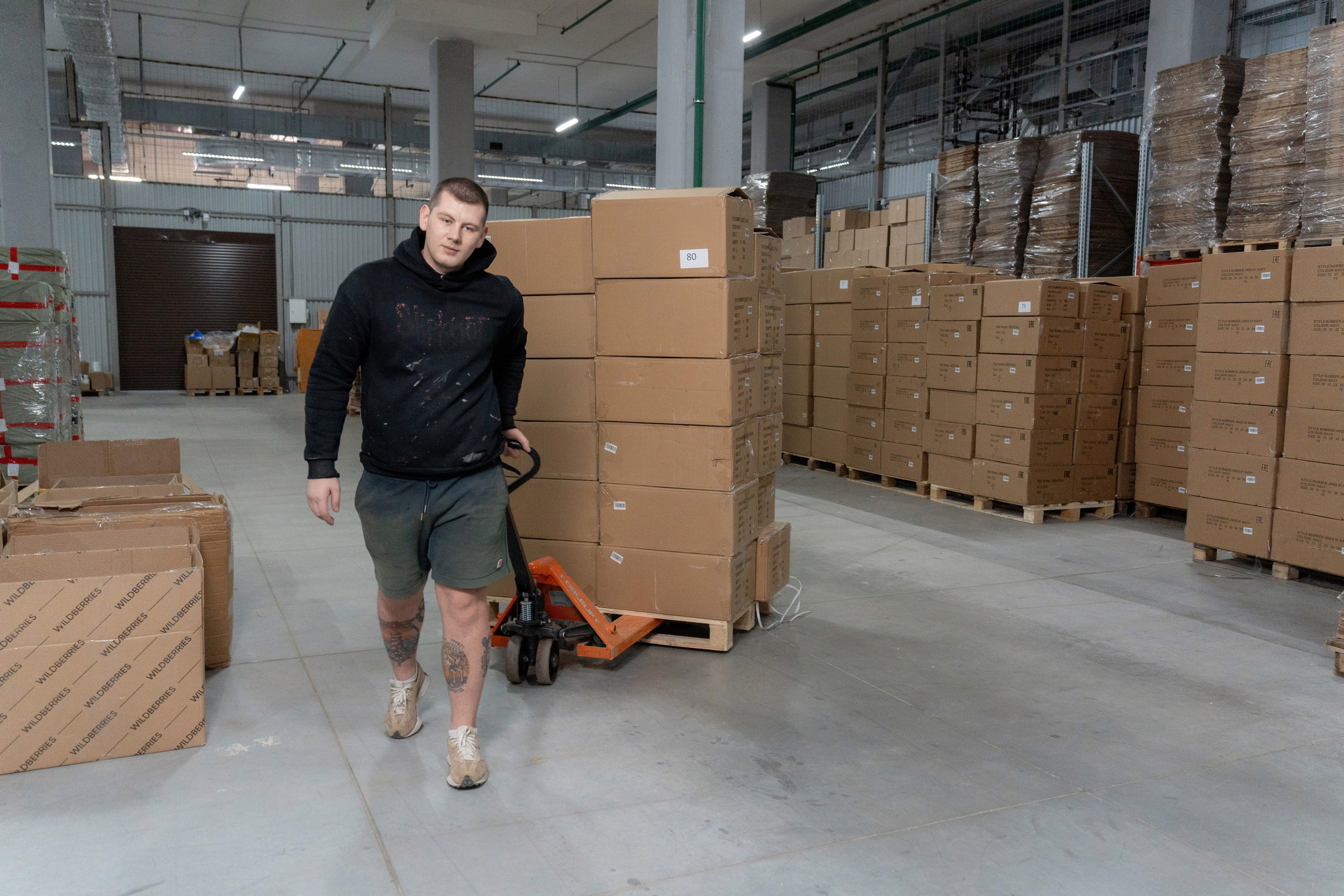 Фотосессия на складе фулфилмента в Фудсити, фотосъемка на складе