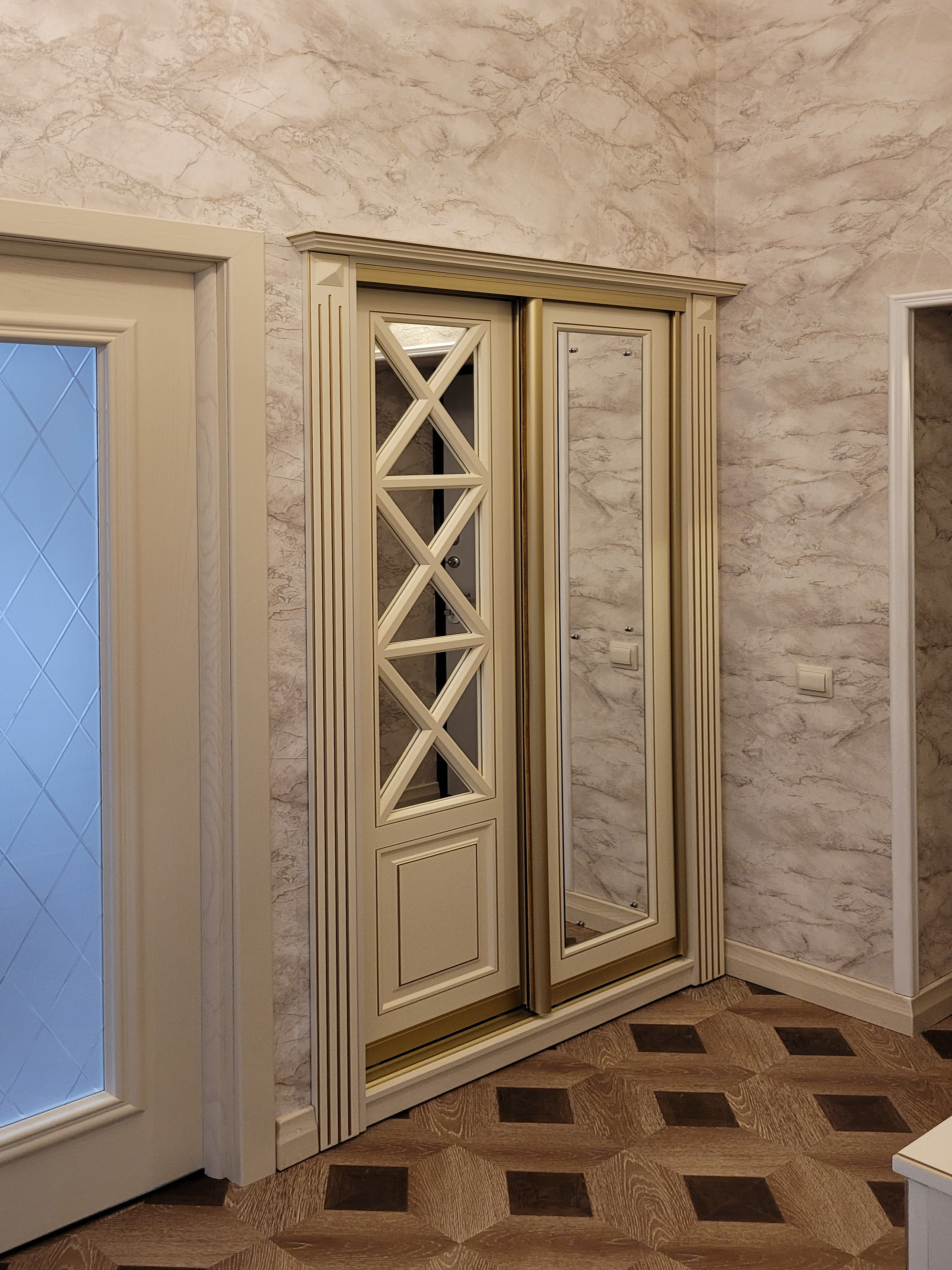 Шкафы, гардеробные и прихожие на заказ в Евпатории. Мебель на заказ в Евпатории