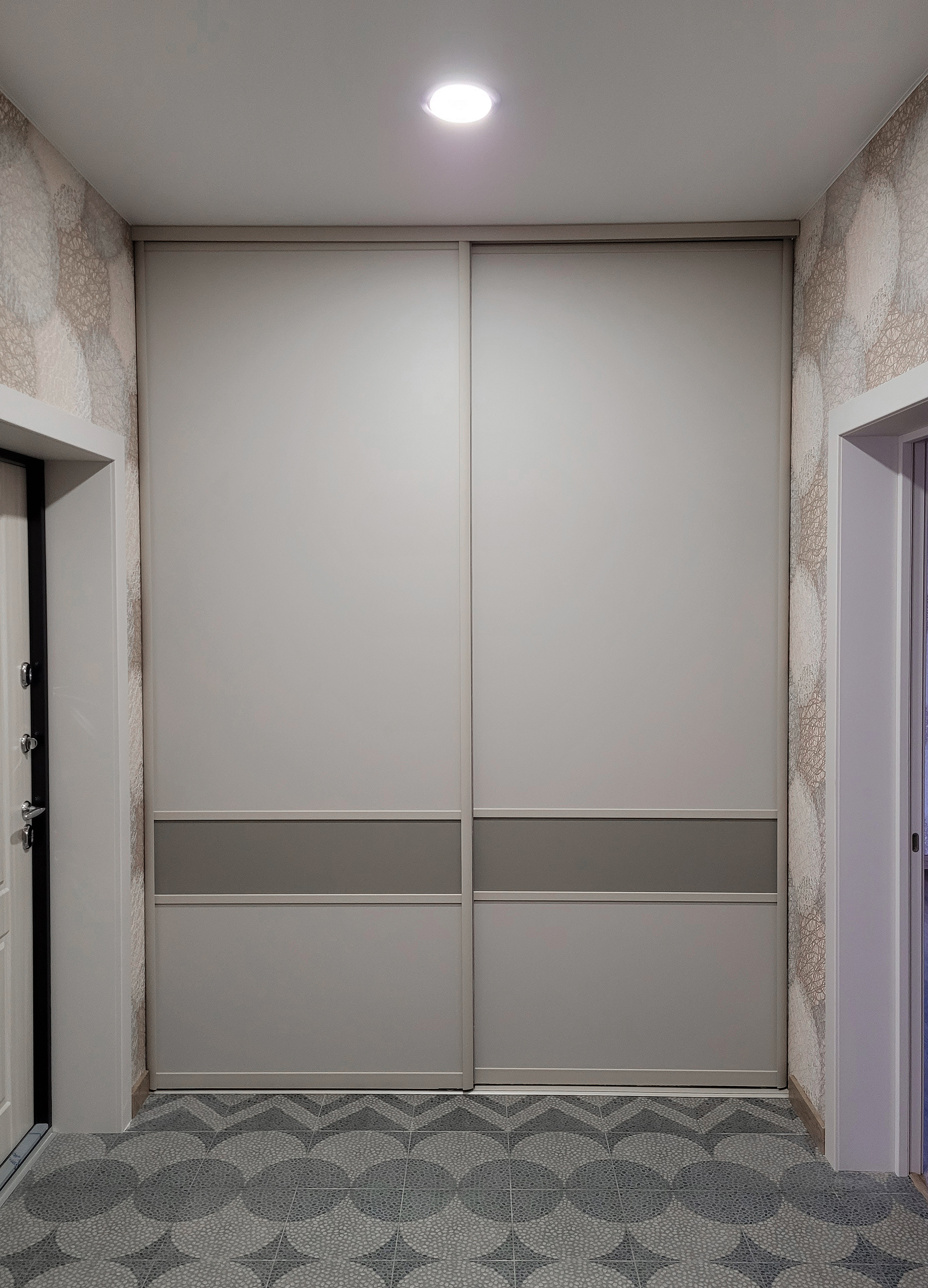 Шкафы, гардеробные и прихожие на заказ в Евпатории. Мебель на заказ в Евпатории