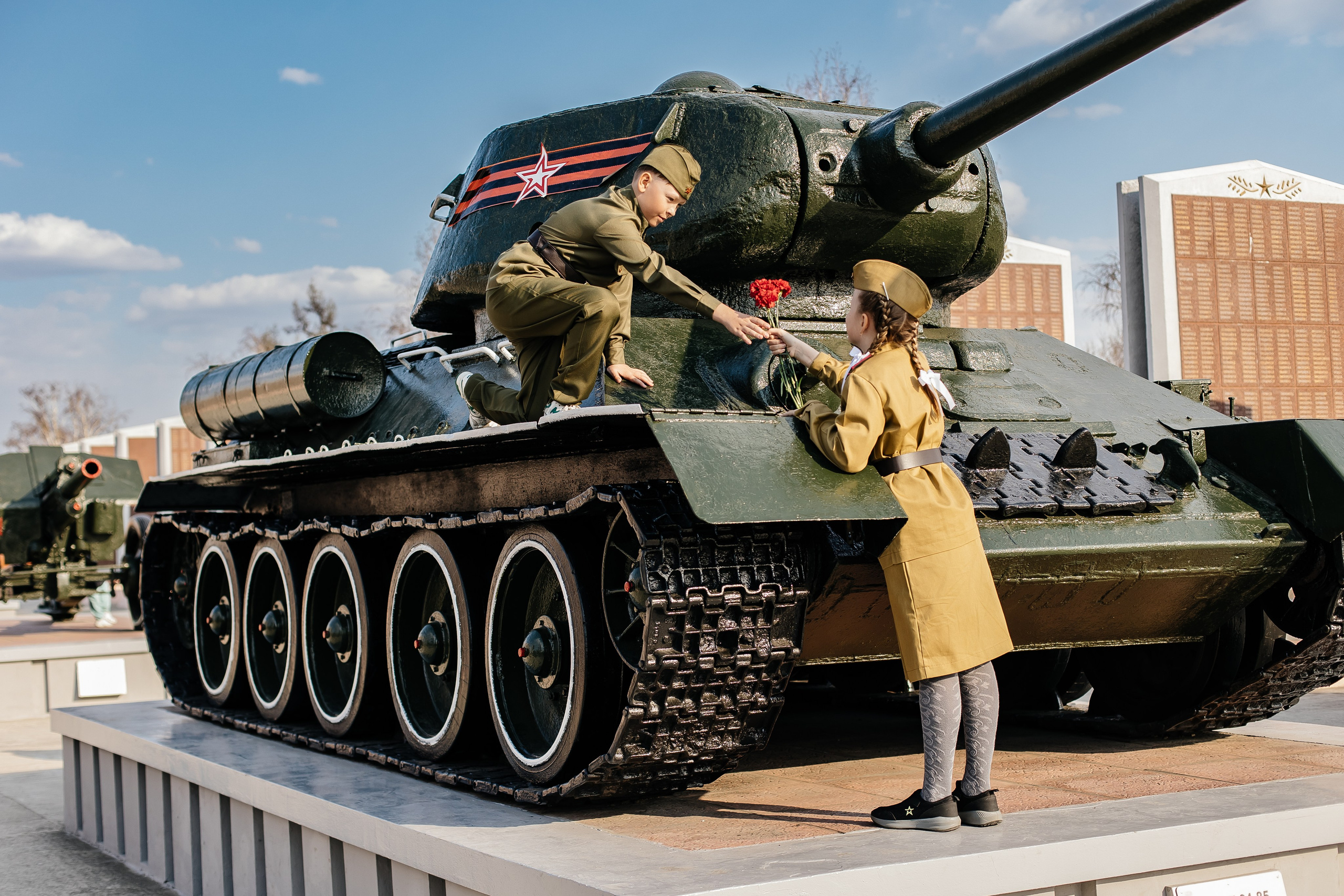 Мемориал «ПАРК ПОБЕДЫ». Фотограф Григорьева Ольга. Портретная, семейная съёмка, Love Stori, видеосъёмка в городе Чита. Выпускные альбомы, фотокниги