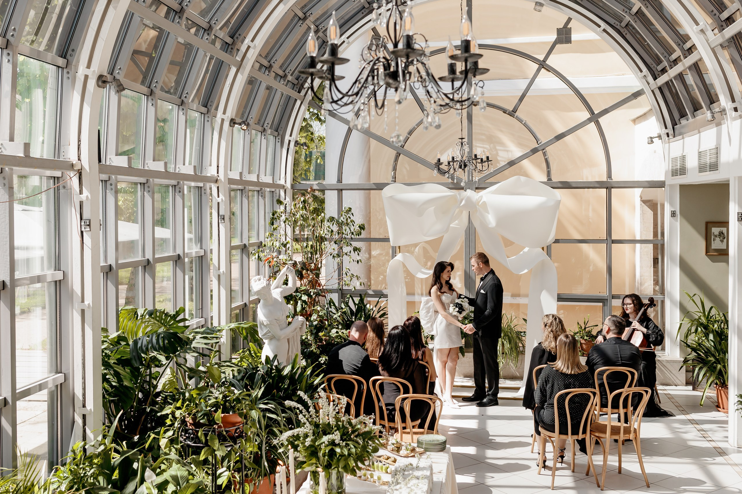 Свадебная фотосессия в «Оранжерее» в Усадьбе Державина в Спб