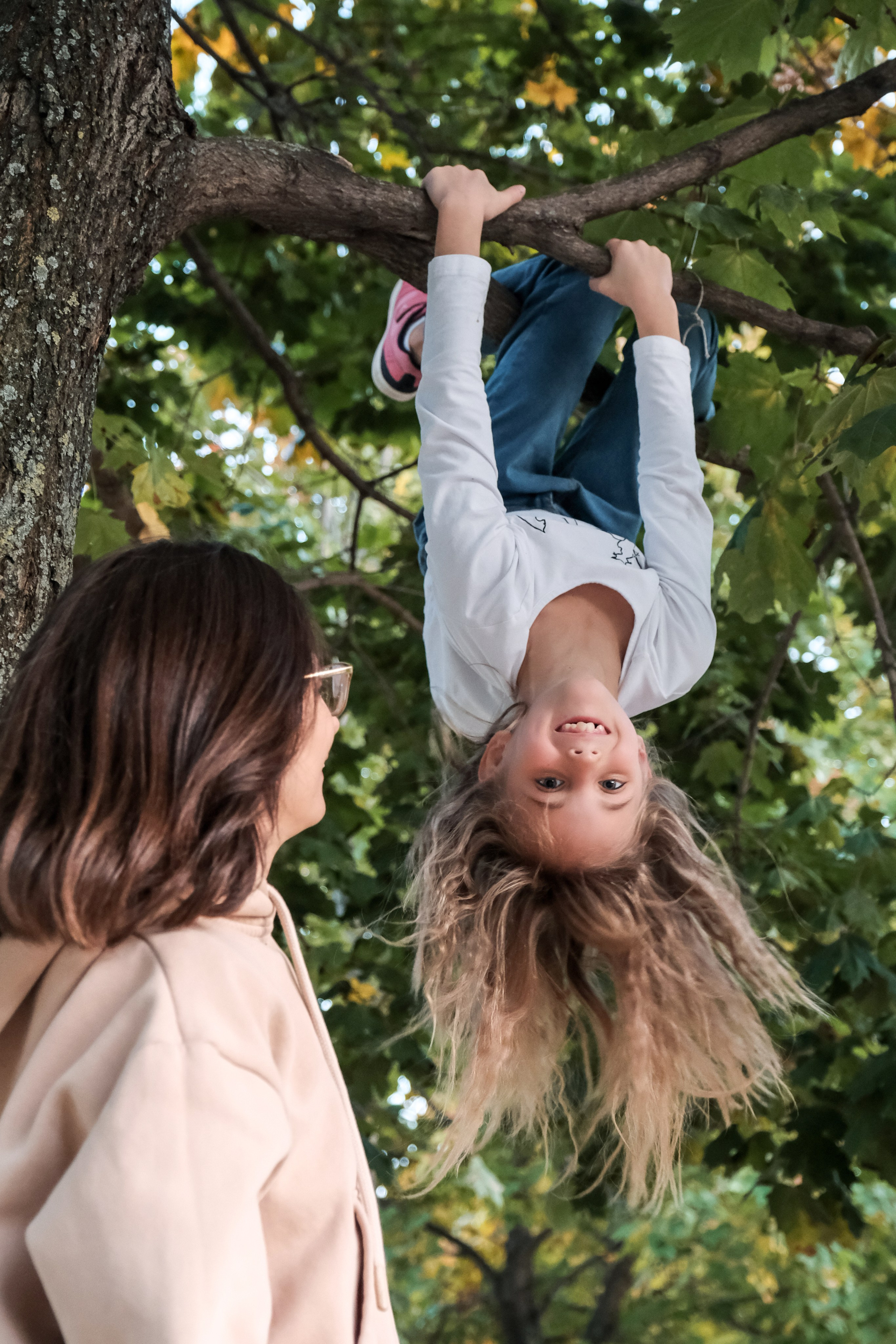Прогулка Марии с дочерьми в парке Ходынское поле. Семейный и детский фотограф в Москве Светлана Потемкина