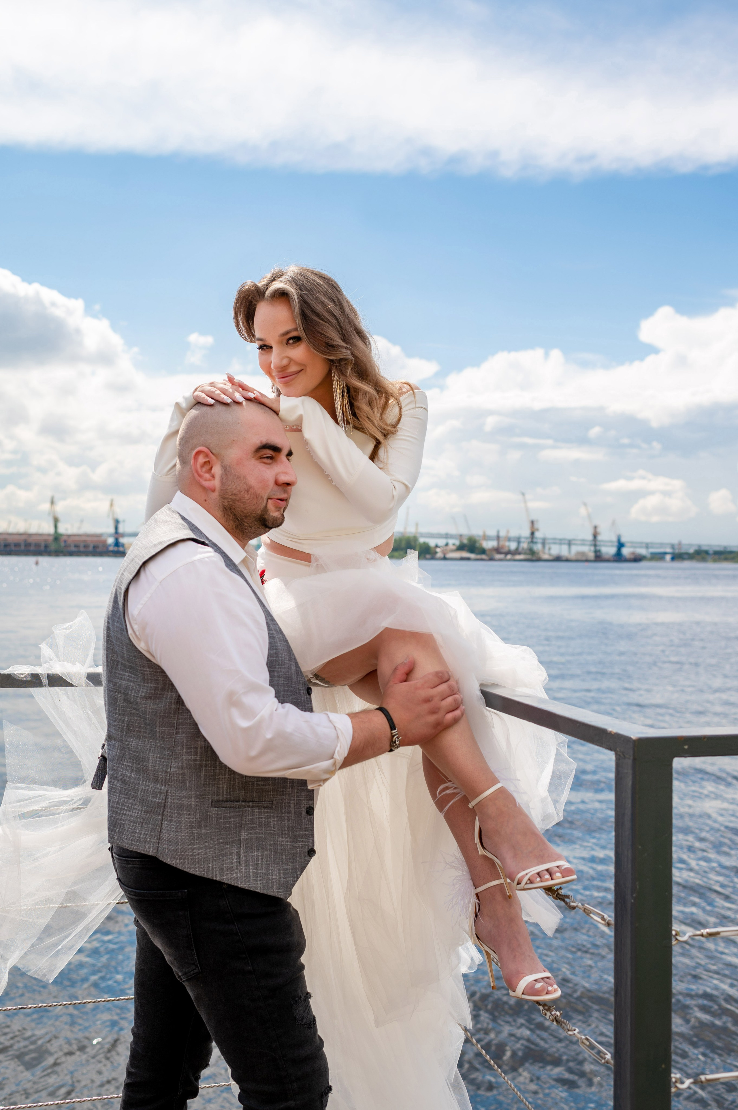 Экстравагантная свадебная фотосессия Светланы и Славы по нетрадиционным и оригинальным местам для свадебной прогулки в Санкт-Петербурге. Портретный, семейный и свадебный фотограф в Санкт-Петербурге и в Пушкине Ширяев Денис