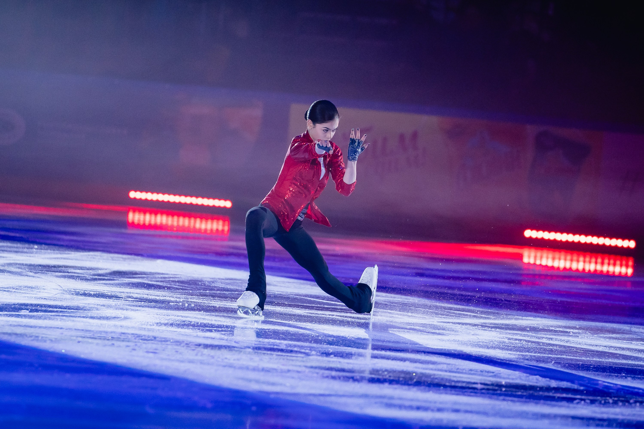 Шоу «Чемпионы на льду» в Новосибирске. Воробьева Ксения — Спортивный и танцевальный фотограф Новосибирск