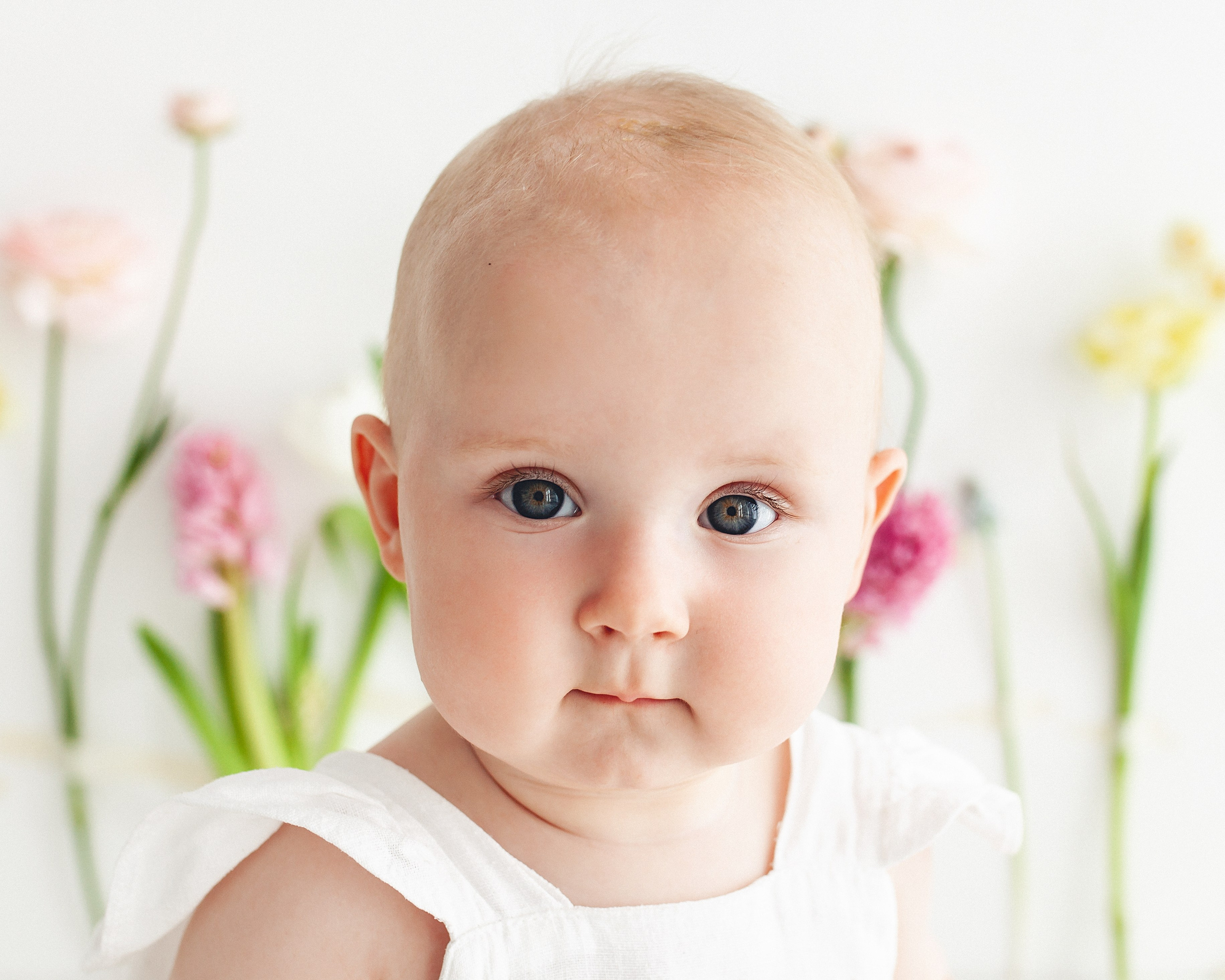 Baby and flowers. Детский фотограф в Самаре