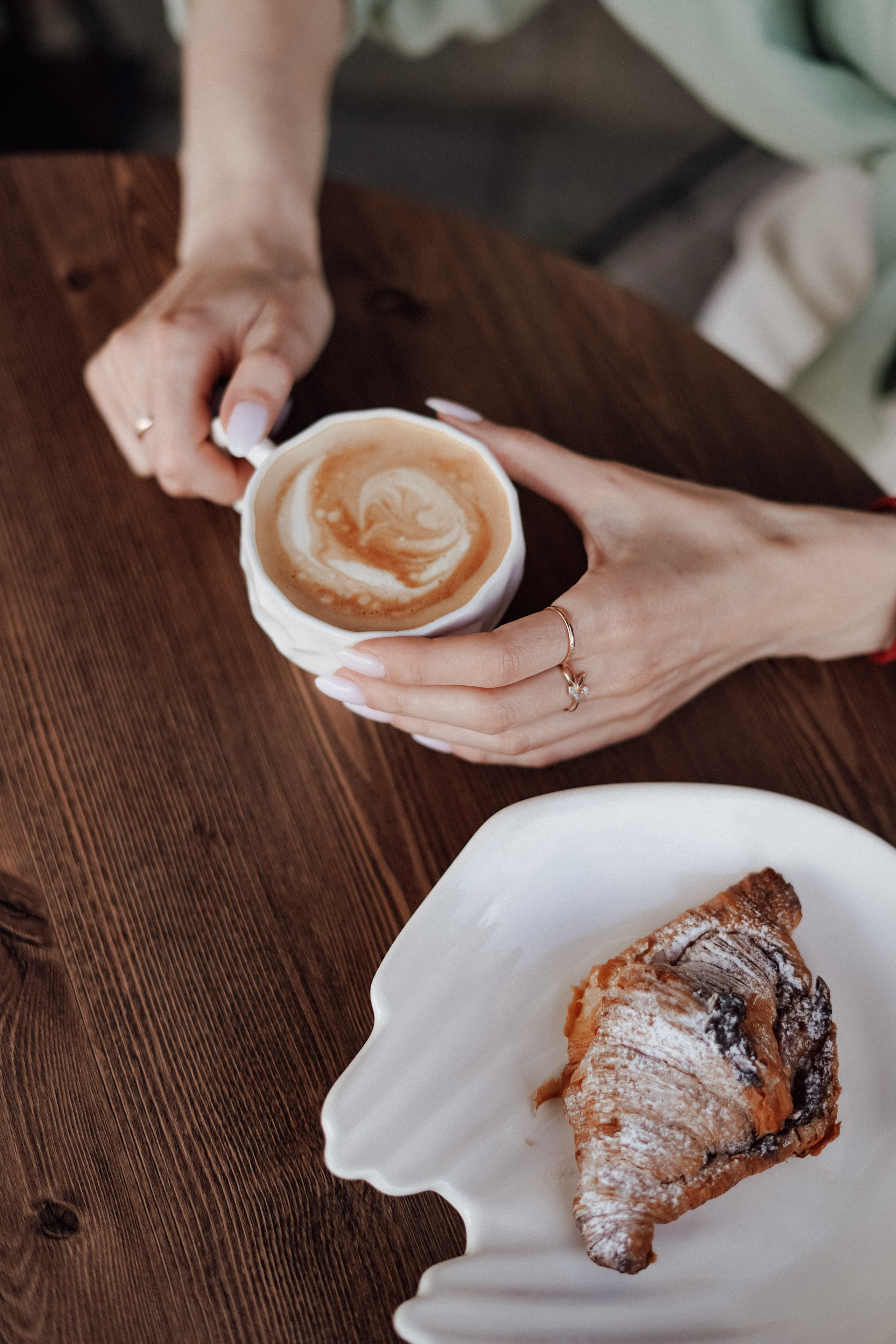 Арина на Чистых Прудах. Фотограф в Сочи и Абхазии | Фототуры | September Air