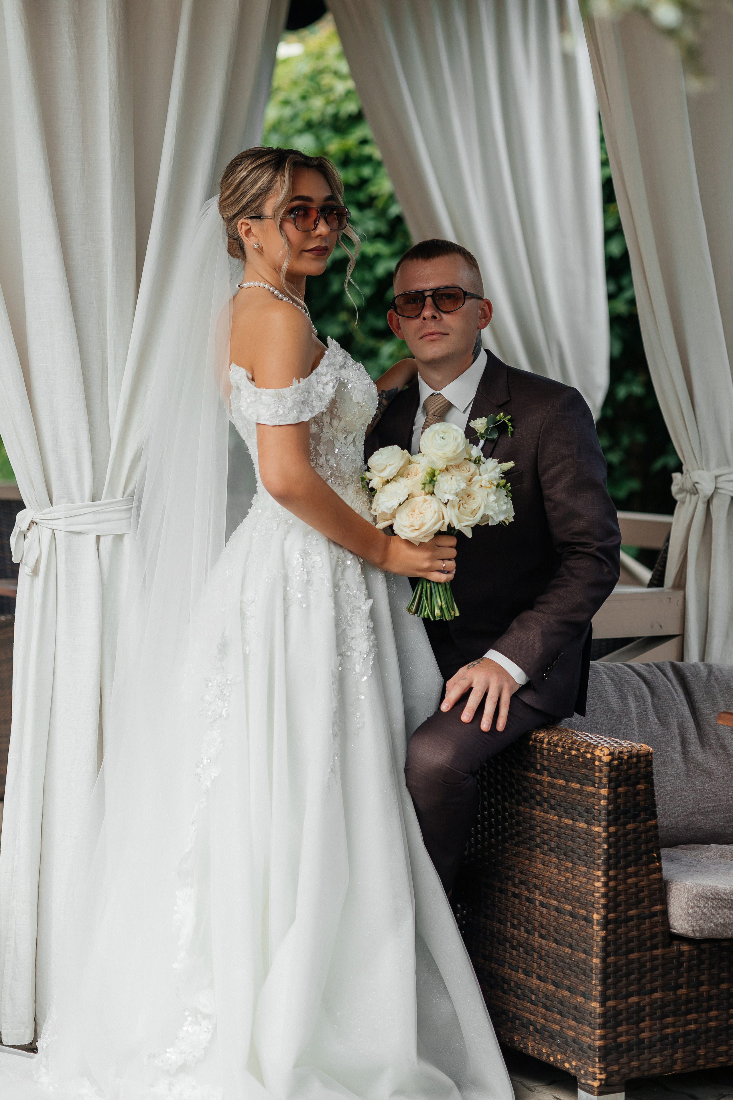 Красивая летняя свадьба в шатре. Олег Сверчков | Свадебный фотограф Вологда