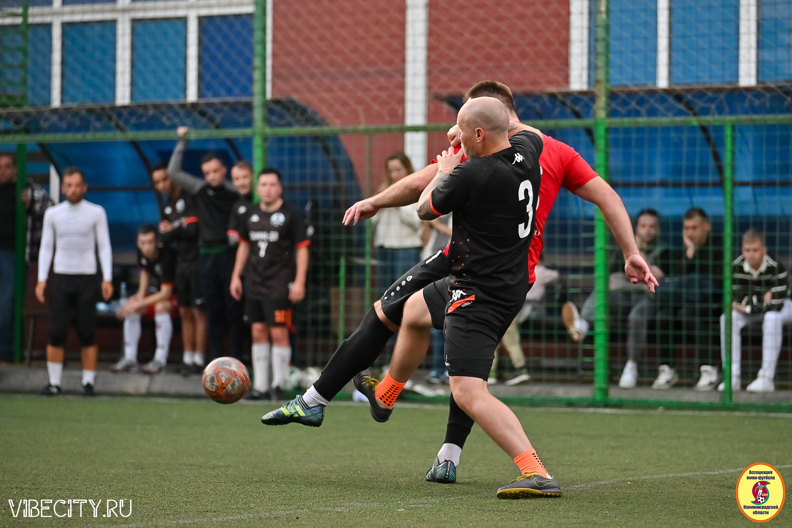 ИГРЫ МИНИ-ФУТБОЛЬНОЙ И КОРПОРАТИВНОЙ ЛИГИ. VIBECITY.RU Вайб Сити Ру Фоторепортажи Фотоотчеты Калининград